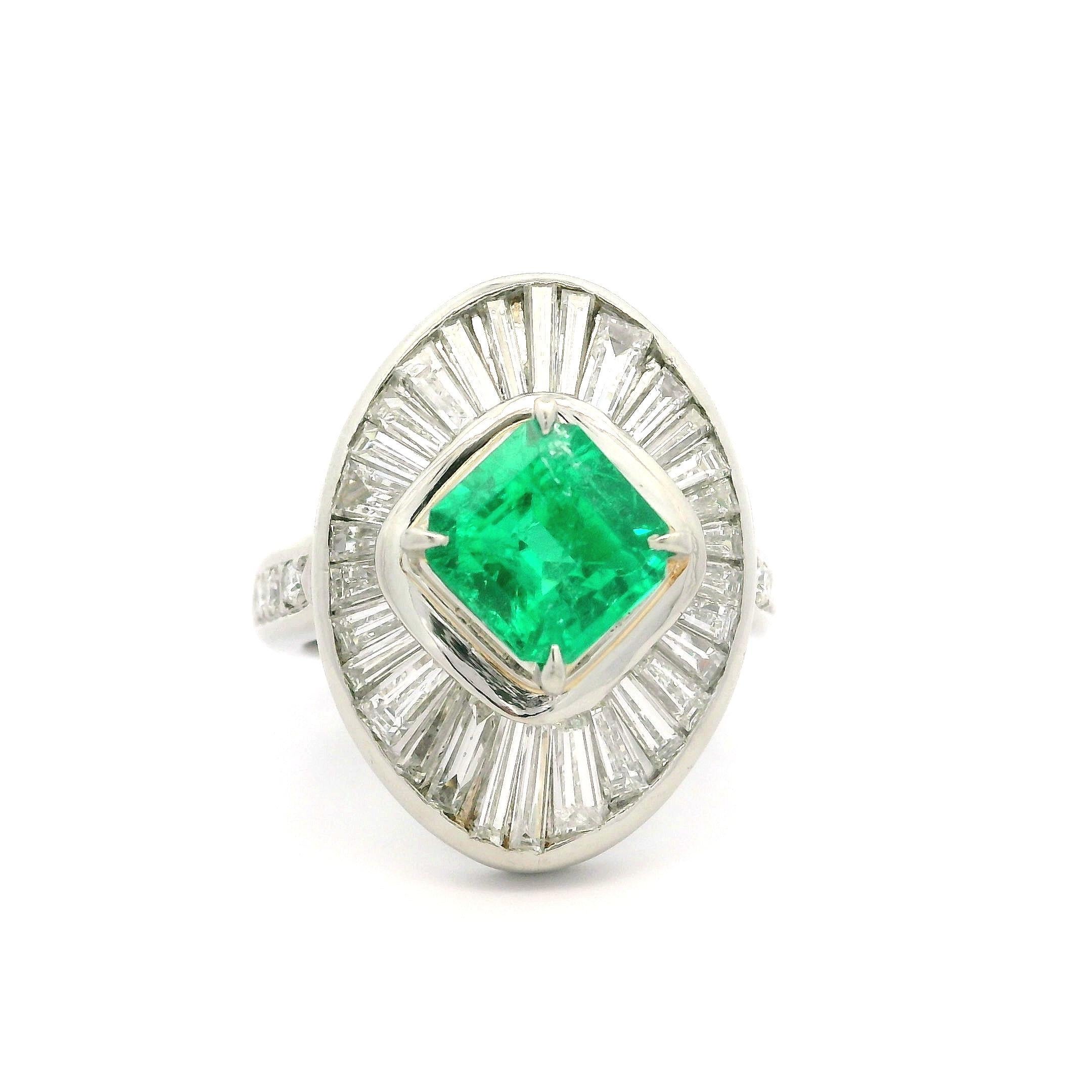 Platinum GIA 2.89ctw Colombian Emerald & Diamond Oval Ballerina Cocktail Ring For Sale 5
