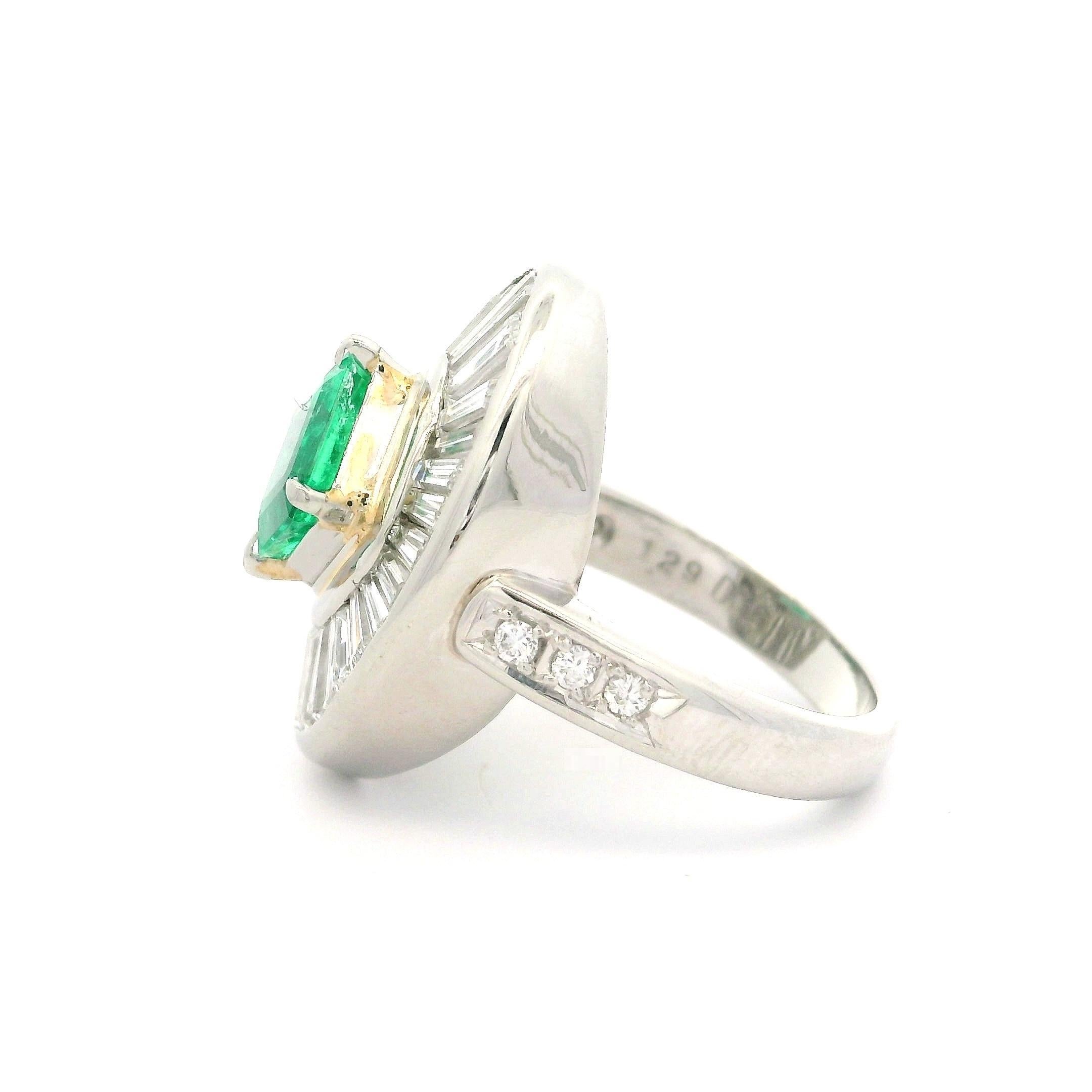 Platinum GIA 2.89ctw Colombian Emerald & Diamond Oval Ballerina Cocktail Ring In Excellent Condition For Sale In Montclair, NJ