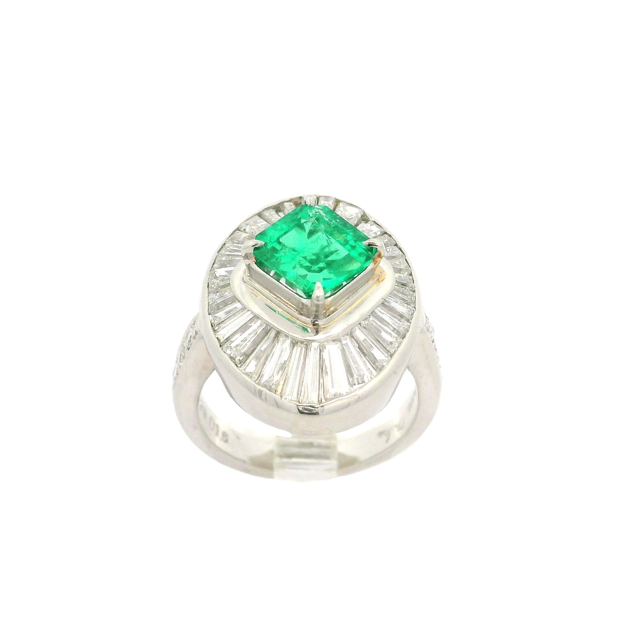 Platinum GIA 2.89ctw Colombian Emerald & Diamond Oval Ballerina Cocktail Ring For Sale 3