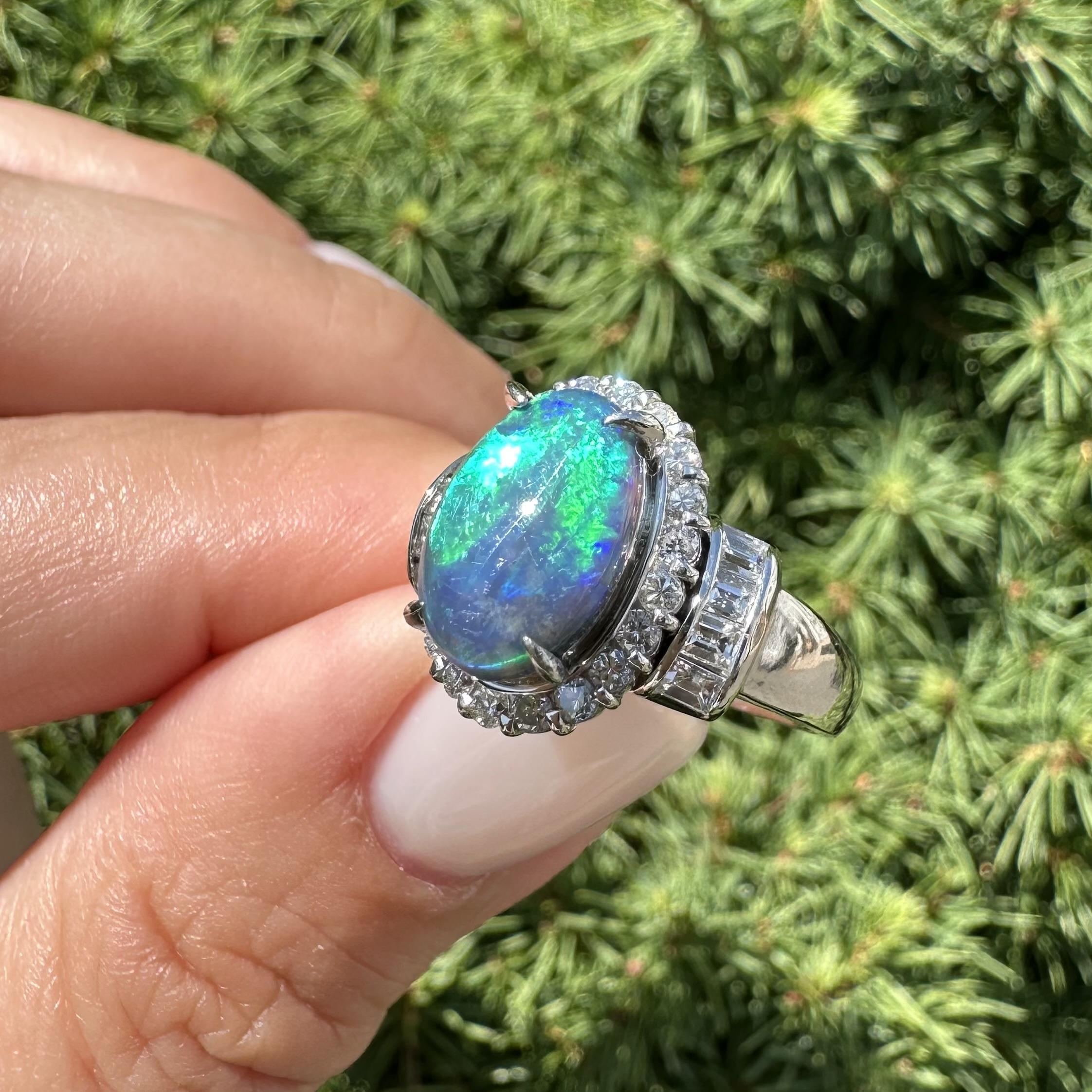 Bague en platine GIA 2.93ctw Oval Cabochon Black Opal W/ Diamond Halo & Sides Ring en vente 6