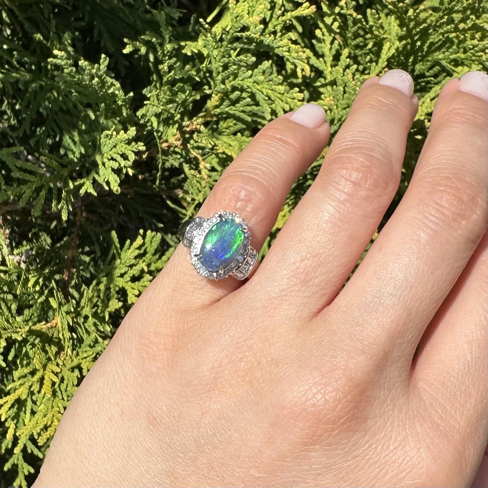 Bague en platine GIA 2.93ctw Oval Cabochon Black Opal W/ Diamond Halo & Sides Ring en vente 7