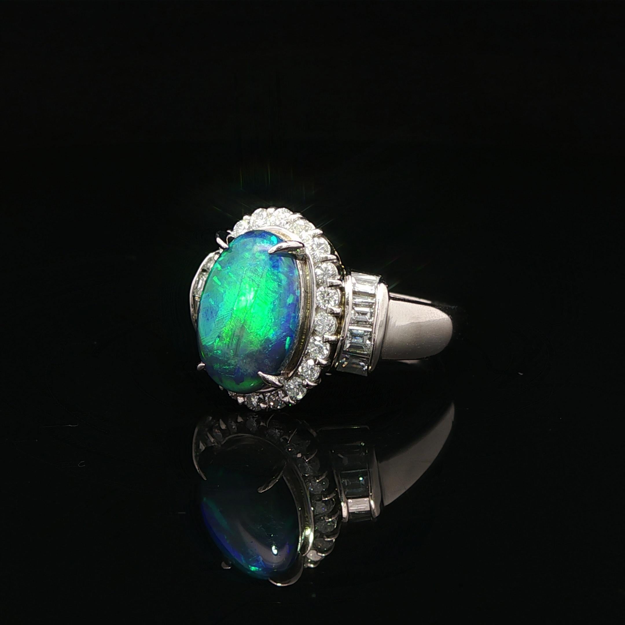 Taille cabochon Bague en platine GIA 2.93ctw Oval Cabochon Black Opal W/ Diamond Halo & Sides Ring en vente