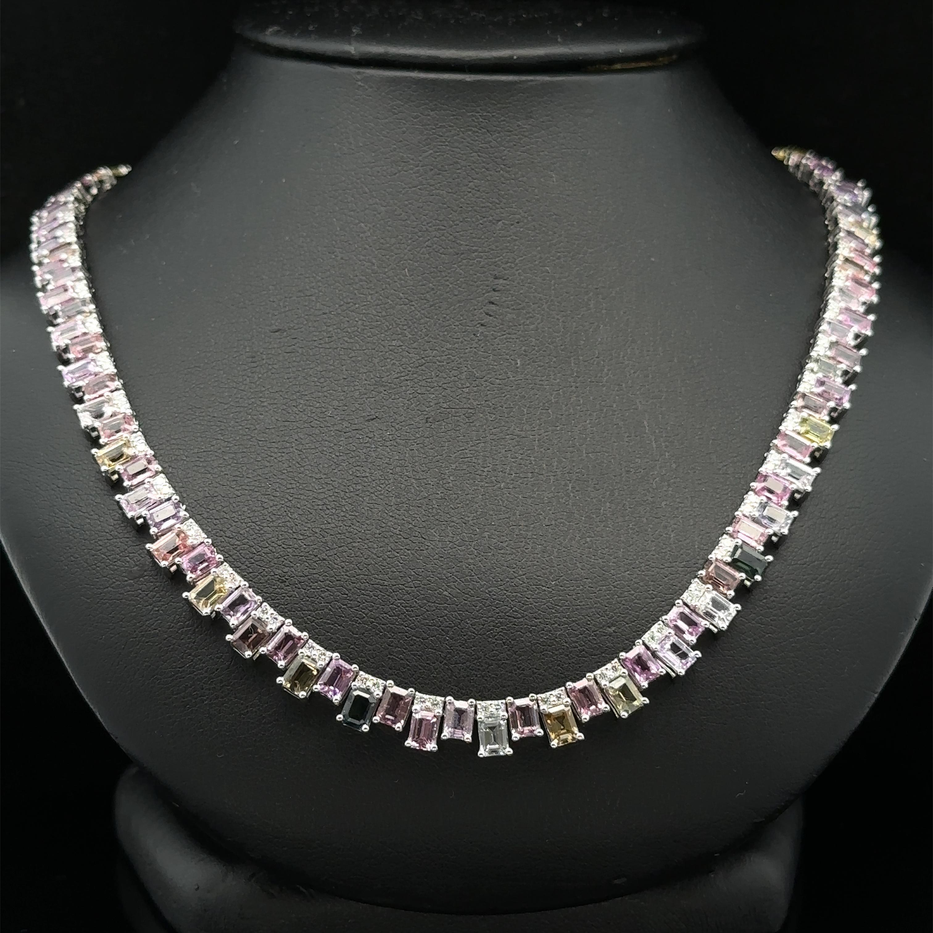 Collier en platine GIA 30.2ctw Rectangular Pastel No Heat Sapphire Diamond Necklace en vente 1