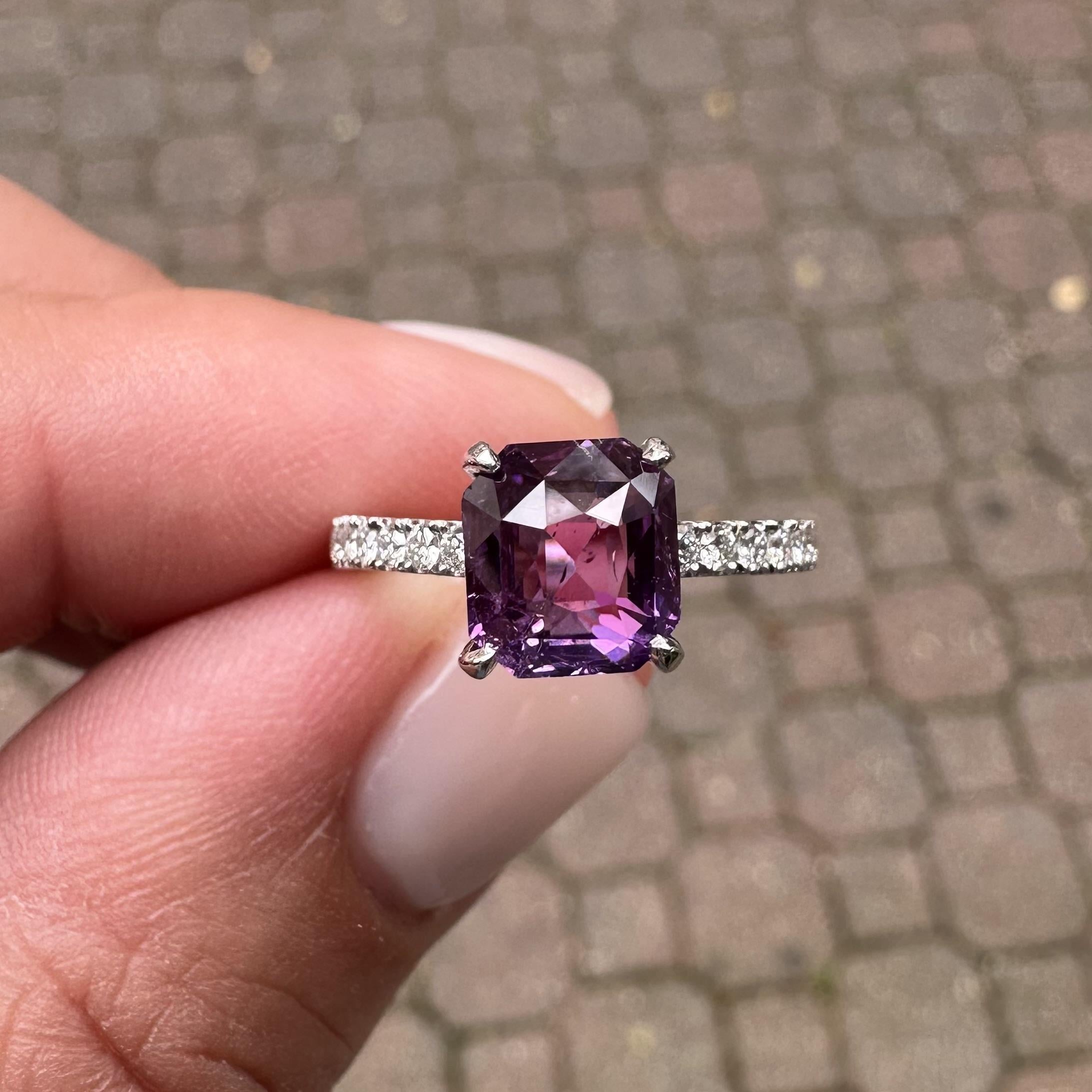Platin GIA 3,03ct keine Hitze lebendige rosa lila Saphir mit Diamant-Schaft Ring im Angebot 7