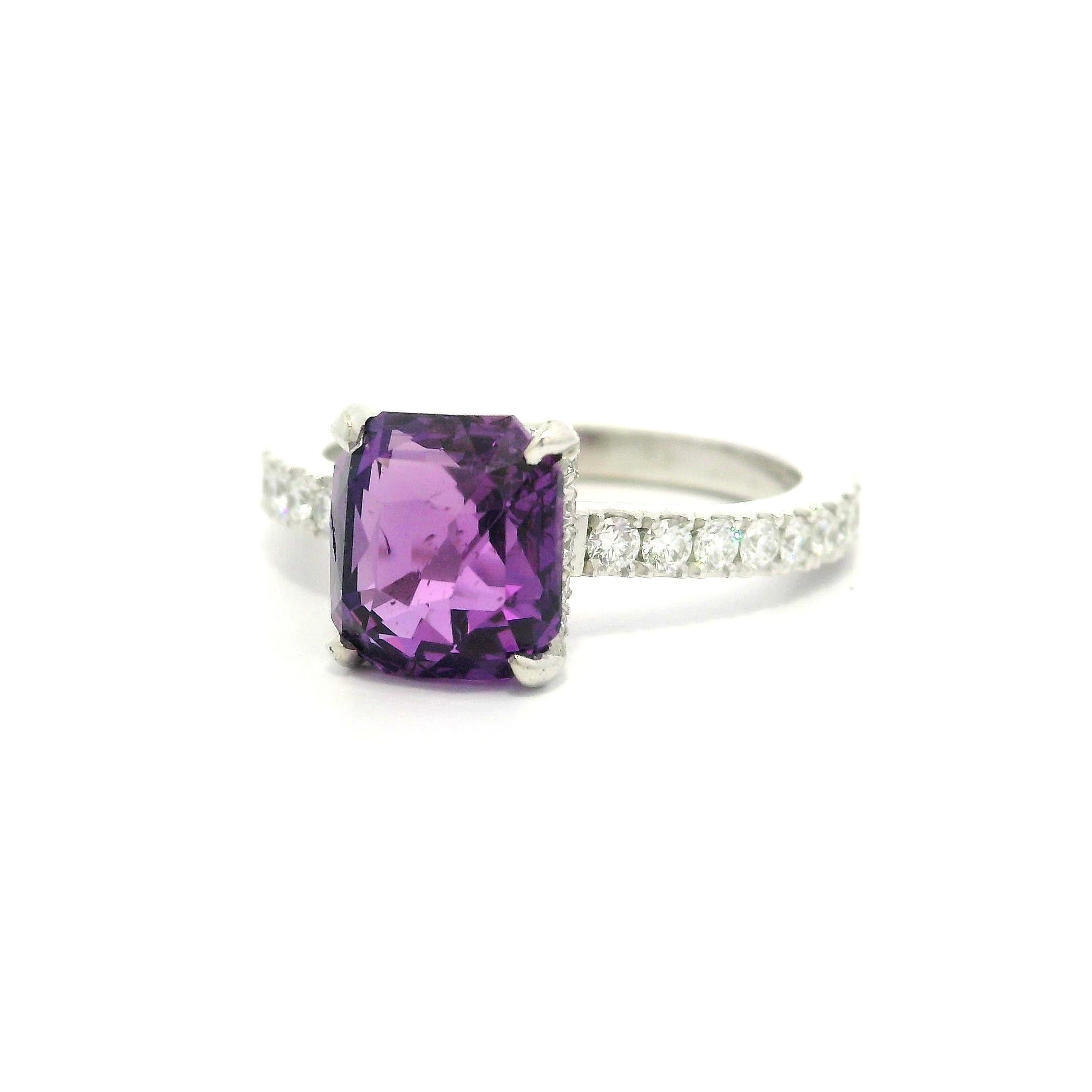 Platin GIA 3,03ct keine Hitze lebendige rosa lila Saphir mit Diamant-Schaft Ring im Angebot 9