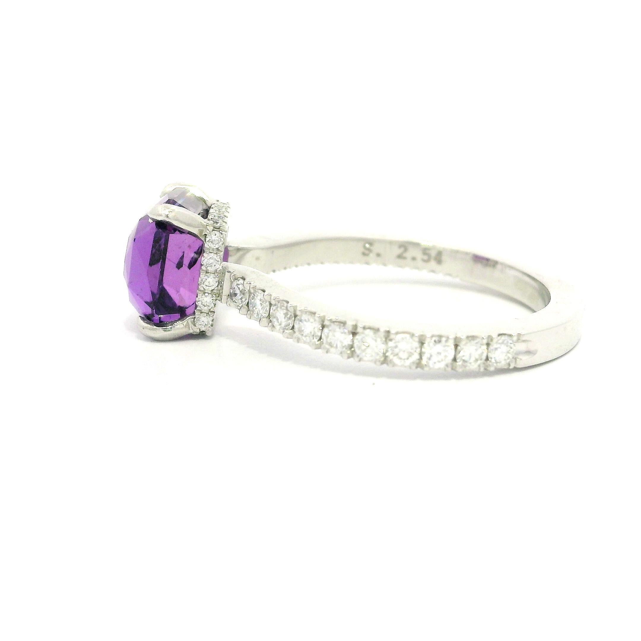 Platin GIA 3,03ct keine Hitze lebendige rosa lila Saphir mit Diamant-Schaft Ring im Angebot 11