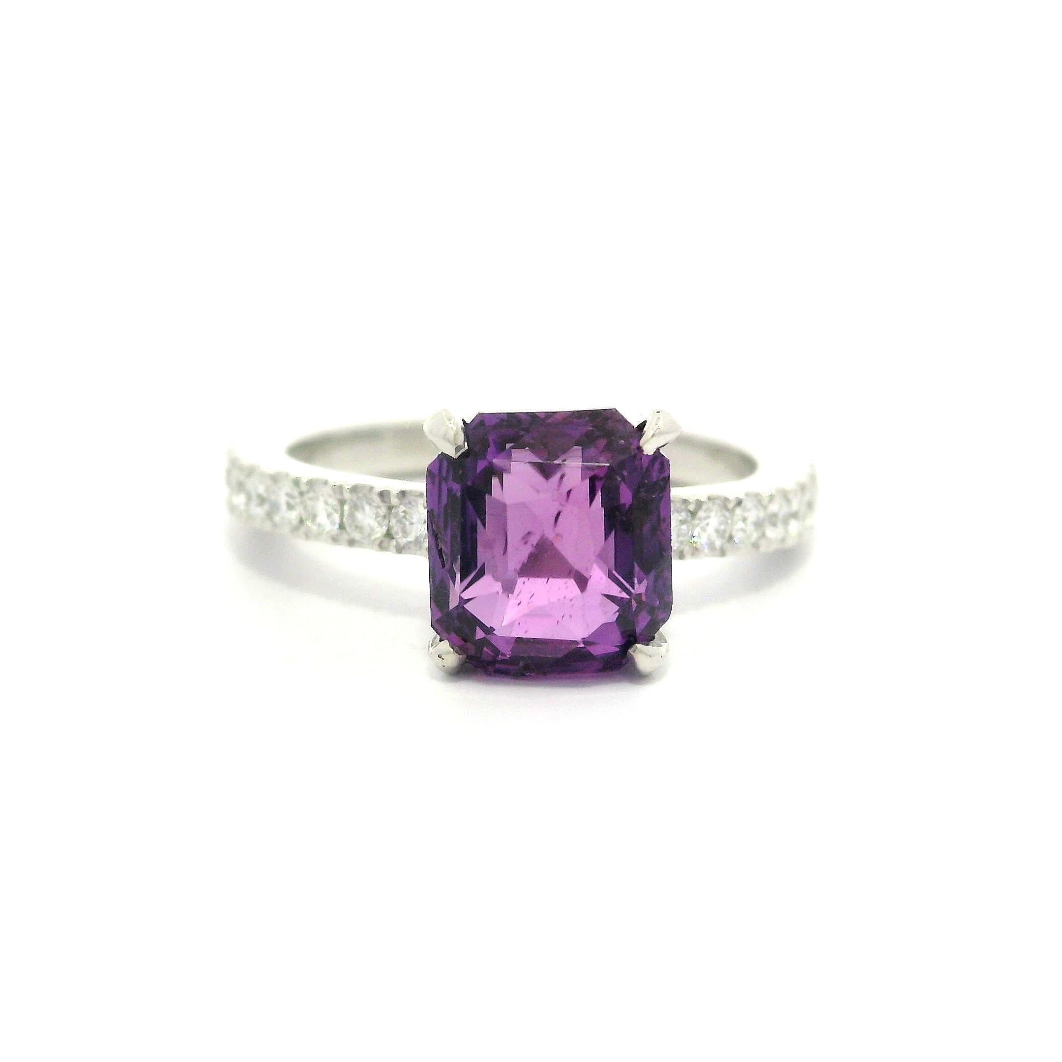 Platin GIA 3,03ct keine Hitze lebendige rosa lila Saphir mit Diamant-Schaft Ring im Angebot 13