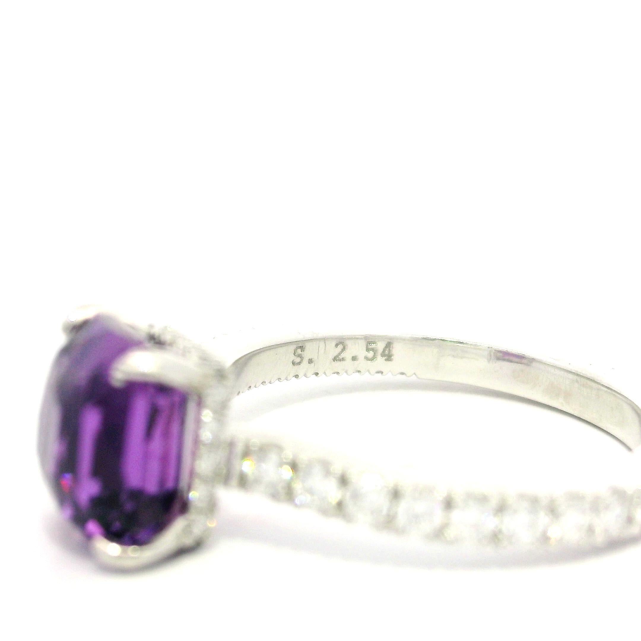 Platin GIA 3,03ct keine Hitze lebendige rosa lila Saphir mit Diamant-Schaft Ring im Angebot 4