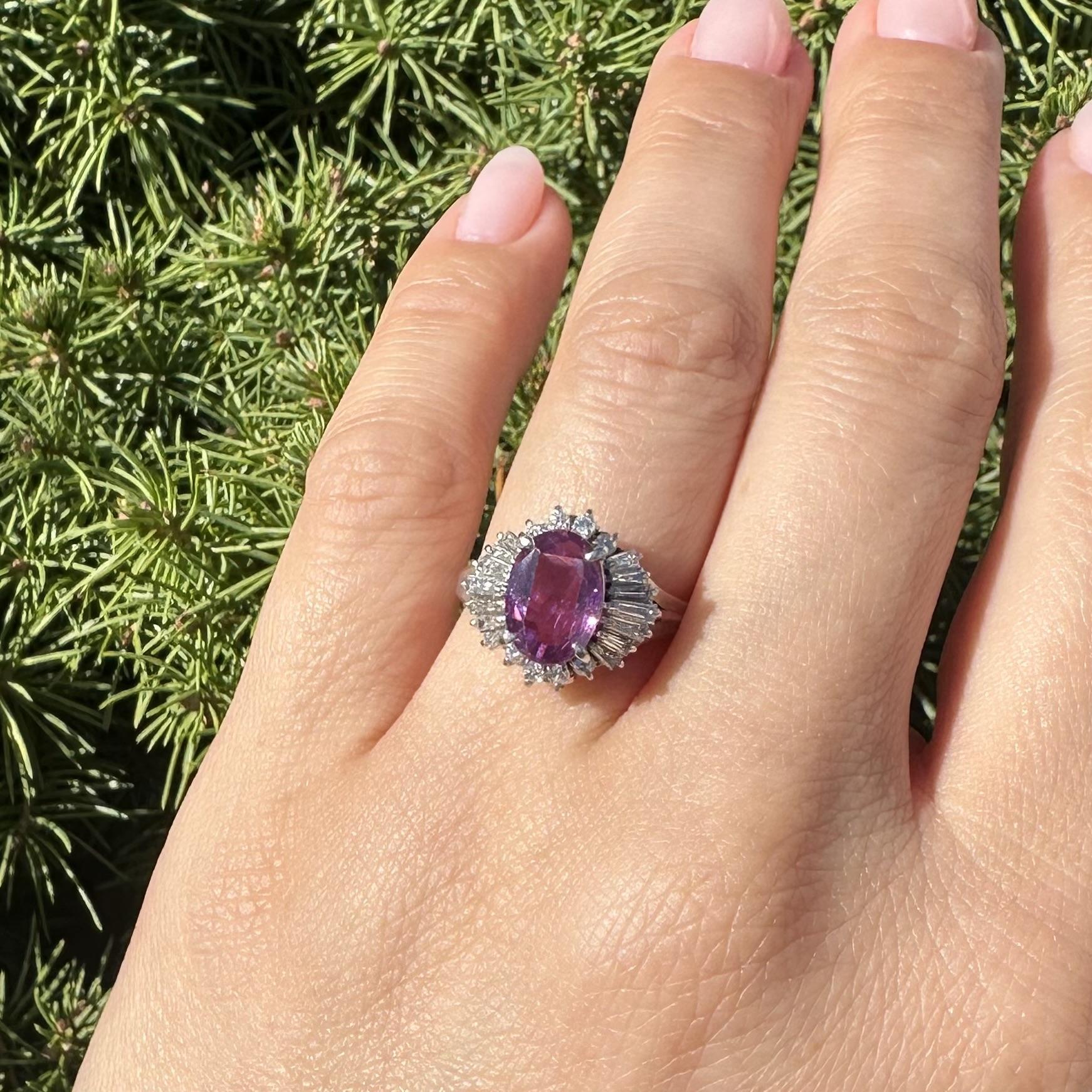 --Stein(e):--
(1) Natürlicher Echter Saphir - Ovaler Brillantschliff - Zackenfassung - Lila-Rosa Farbe - Erhitzt - Ceylon - 100% natürlich - 2,78ct (genau)
** Vollständige Informationen siehe unten unter 