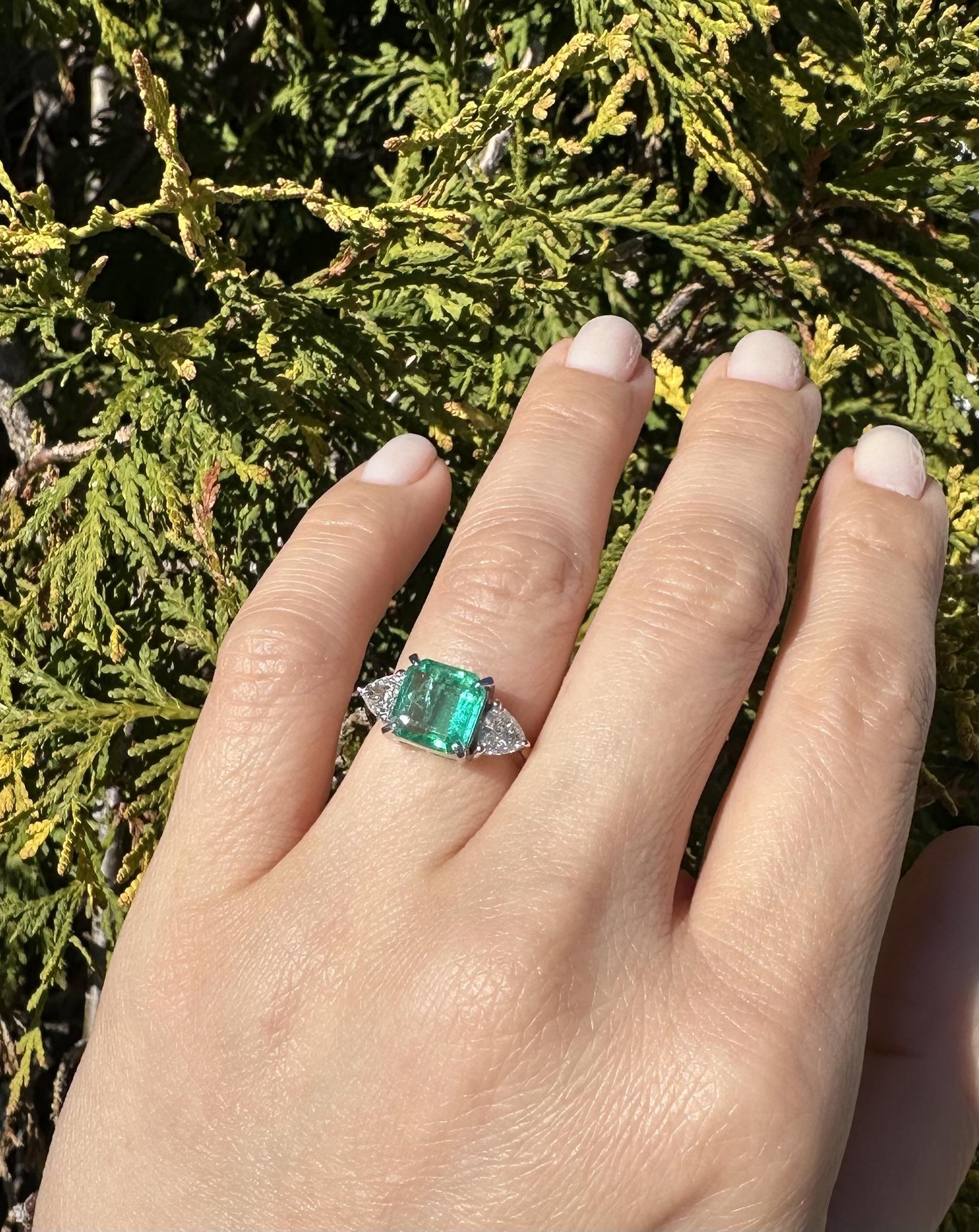 Platinum GIA 3.32ctw Octagonal Colombian Emerald w/ Trillion Diamond Sides Ring 10