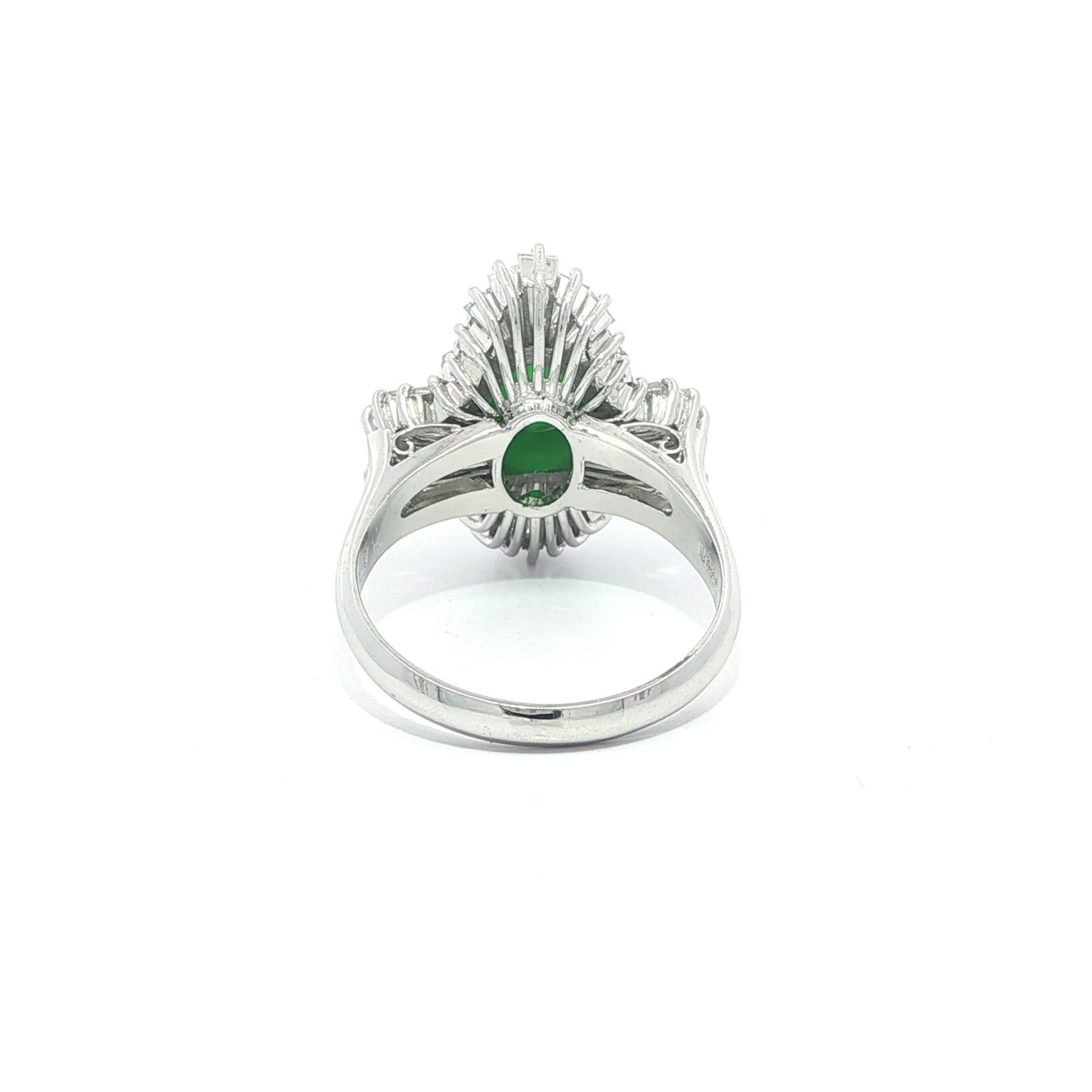 Platino GIA 3,35ctw Verde Mela Burma A Giada Diamante Anello Ballerina Ondulato in vendita 2
