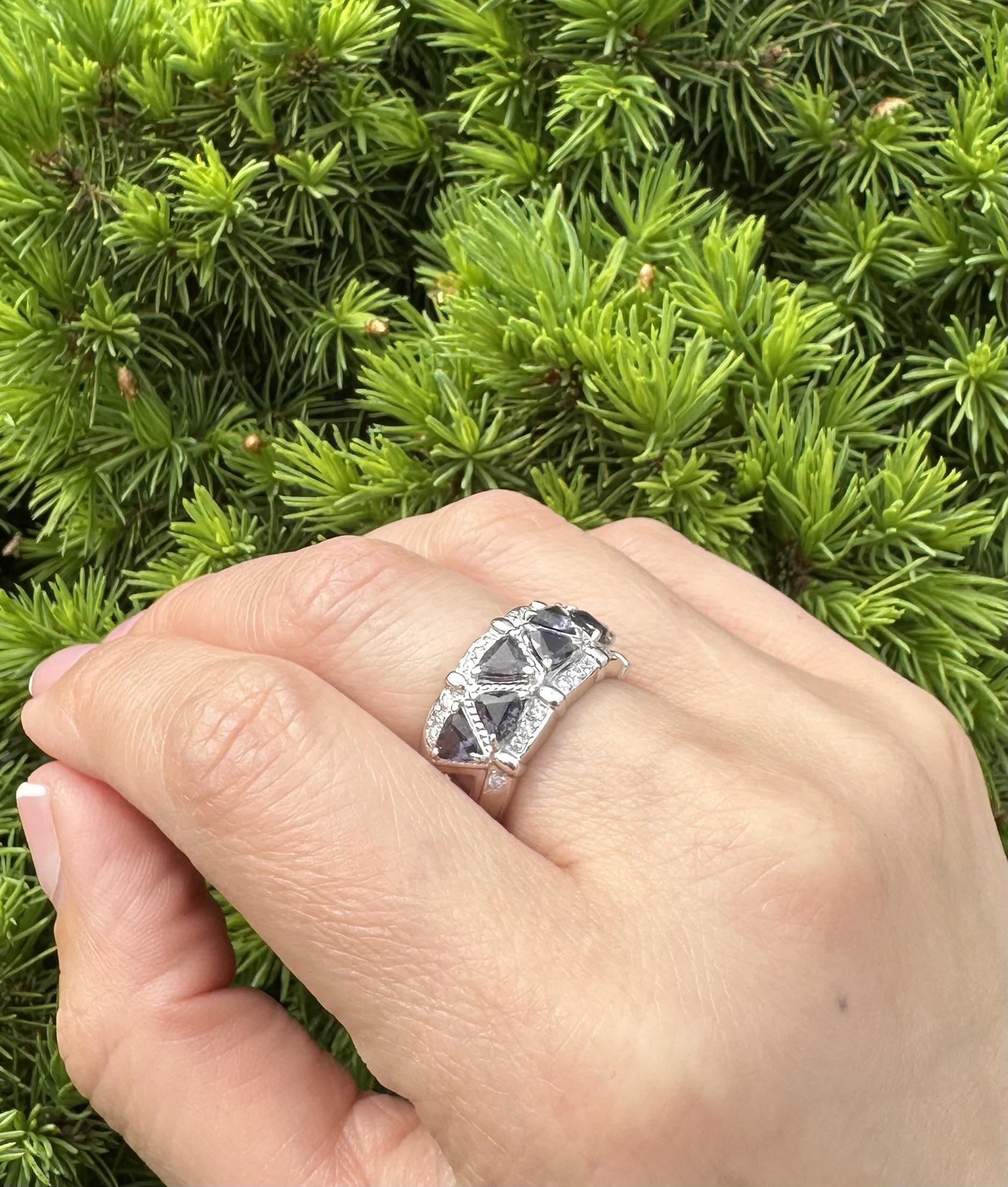 Platinum GIA 3.3ctw Color Change Blue To Purple Garnets & Diamond Band Ring For Sale 8