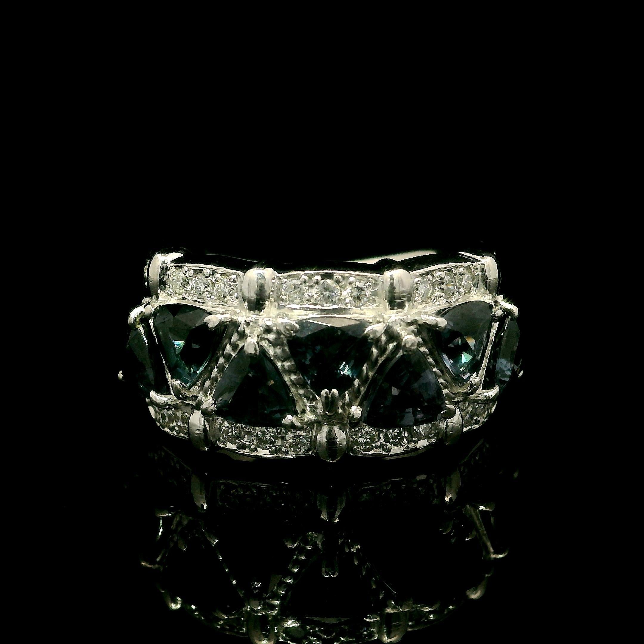 Platinum GIA 3.3ctw Color Change Blue To Purple Garnets & Diamond Band Ring In Excellent Condition For Sale In Montclair, NJ