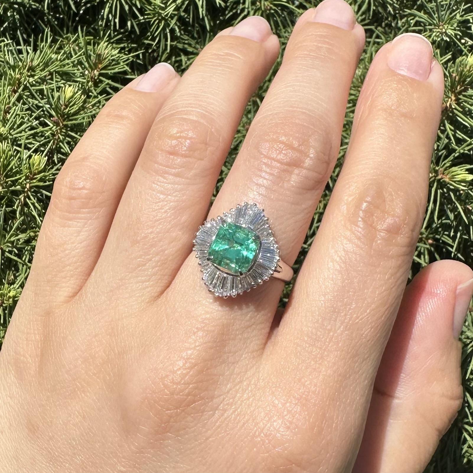 Baguette Cut Platinum GIA 3.51ctw Clean Bright Colombian Emerald Wavy Diamond Ballerina Ring For Sale