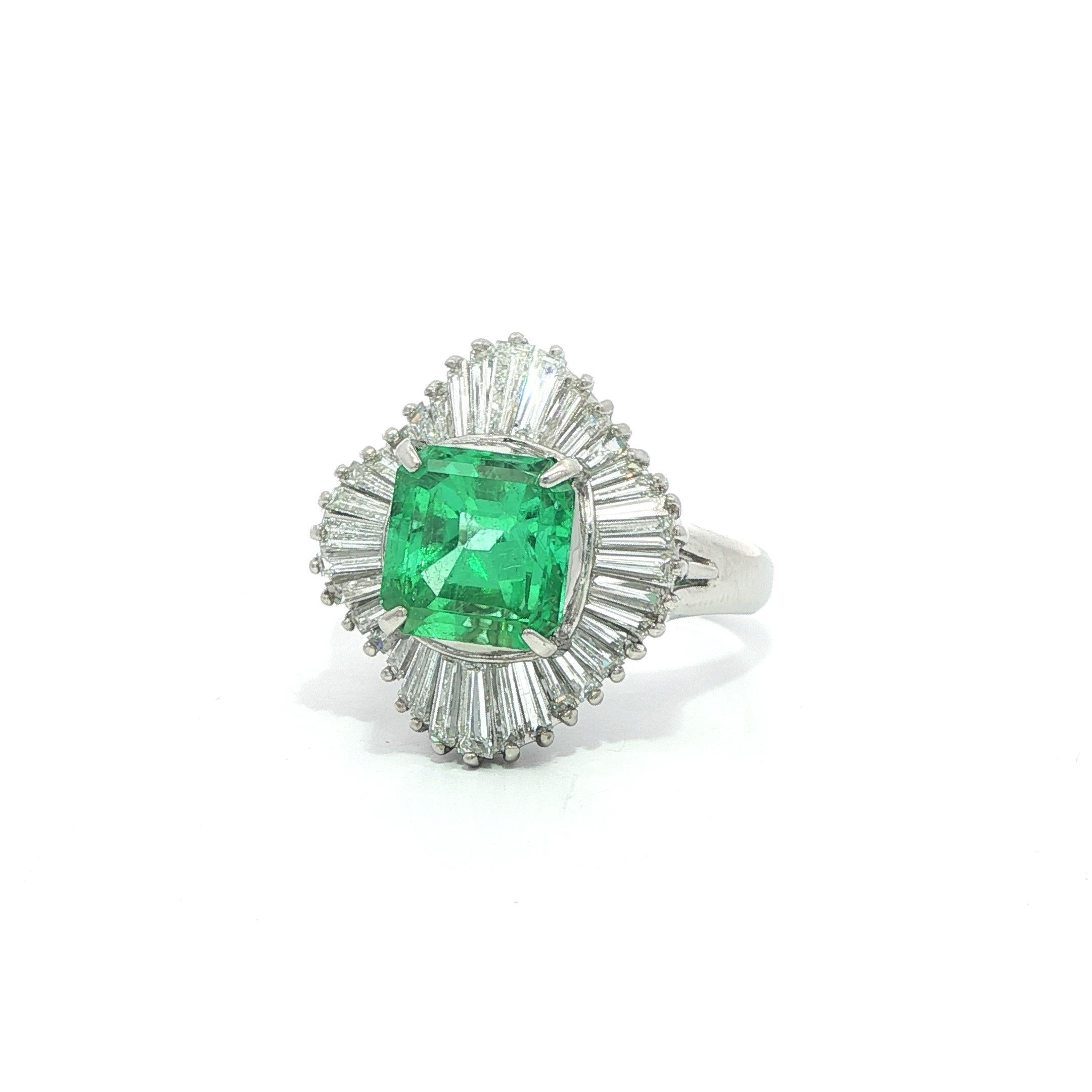 Platinum GIA 3.51ctw Clean Bright Colombian Emerald Wavy Diamond Ballerina Ring For Sale 2