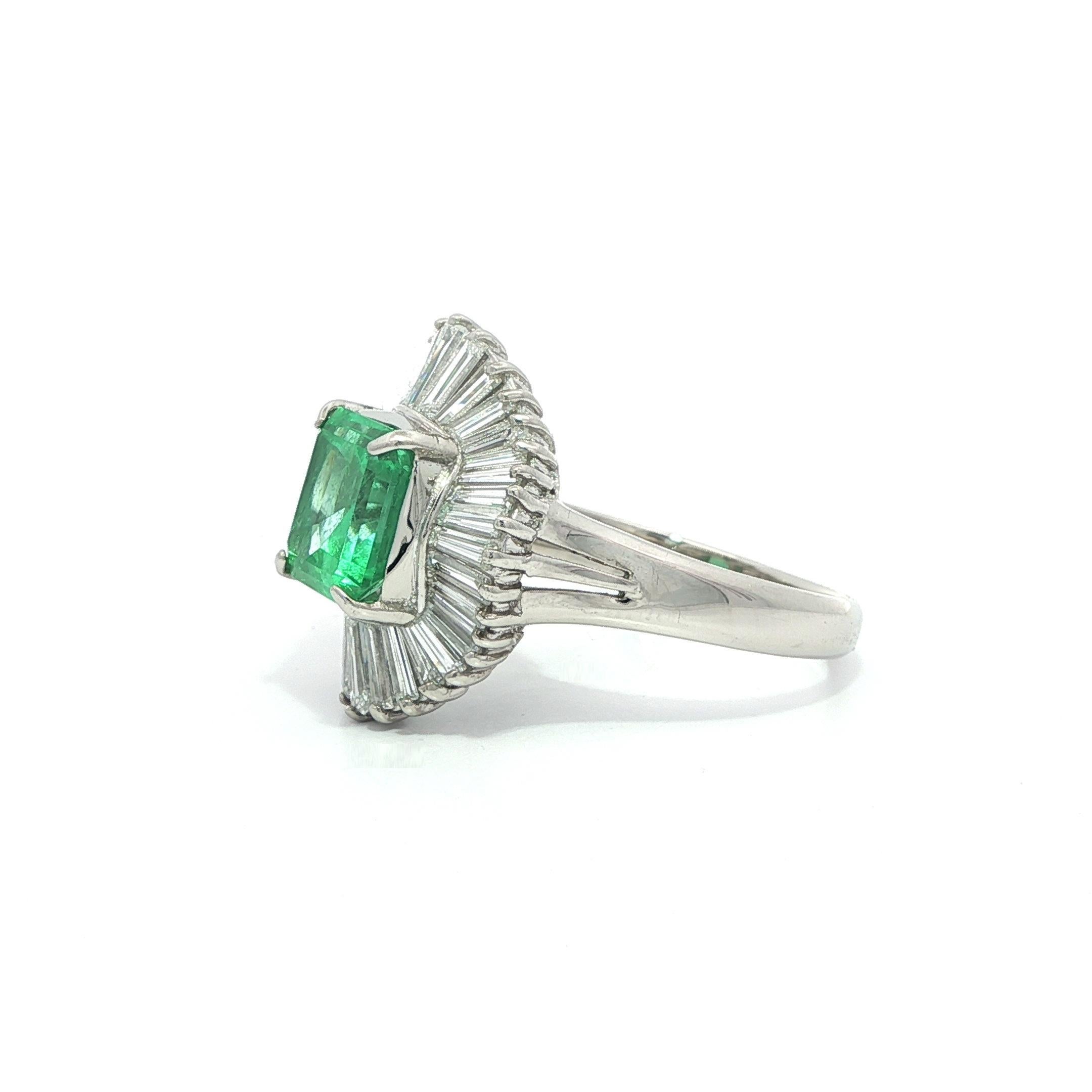 Platinum GIA 3.51ctw Clean Bright Colombian Emerald Wavy Diamond Ballerina Ring For Sale 3