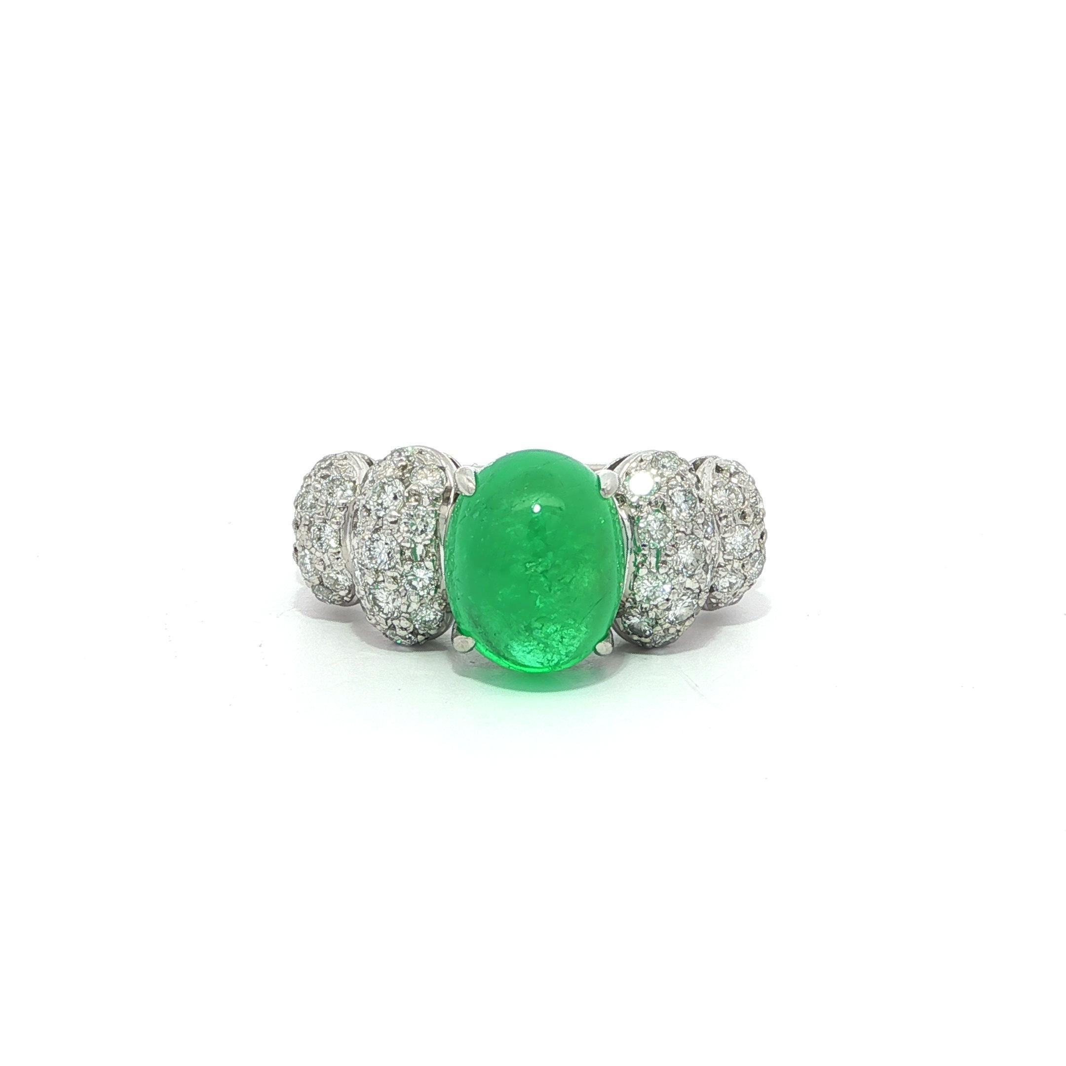 Platin GIA 3,66ctw Cabochon kolumbianischen Smaragd & Diamond Bubble Sides Ring im Angebot 2