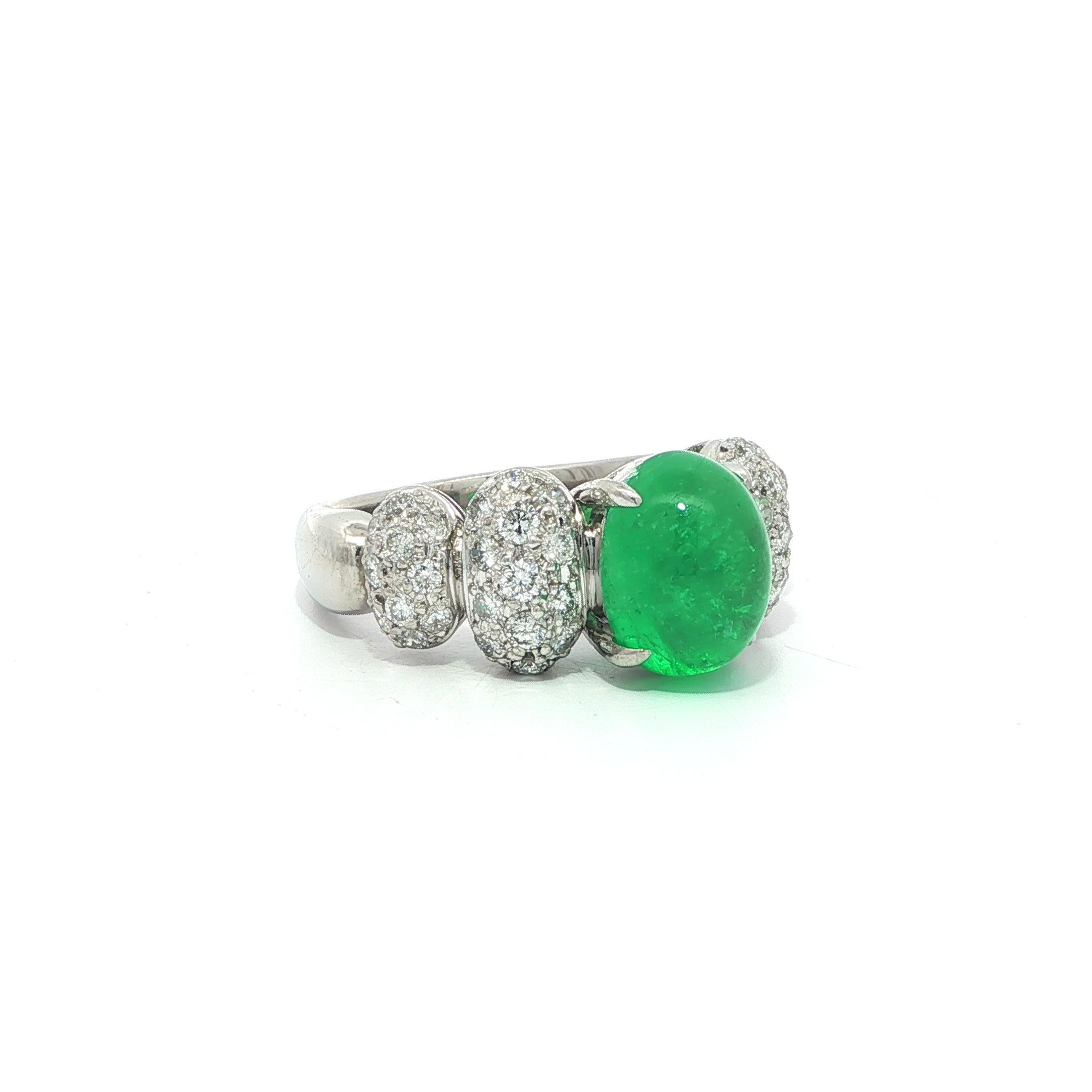 Platin GIA 3,66ctw Cabochon kolumbianischen Smaragd & Diamond Bubble Sides Ring im Angebot 3