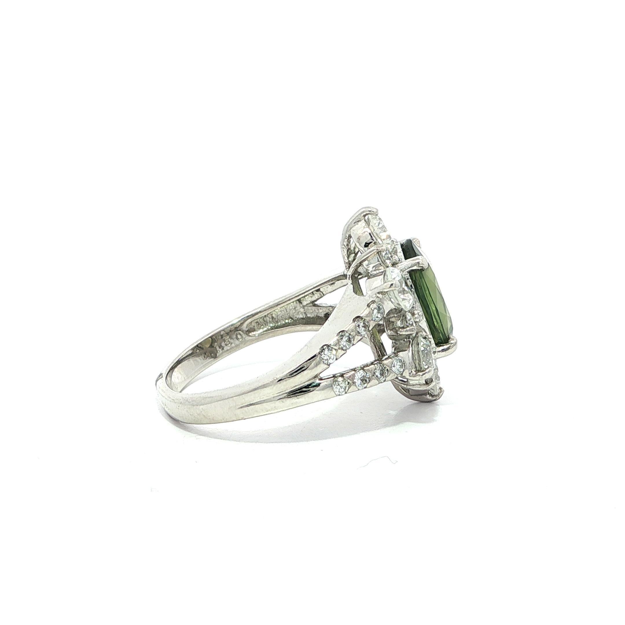 Bague en platine GIA 3.73ctw Color Change Green to Purple Alexandrite Diamond Ring Excellent état - En vente à Montclair, NJ