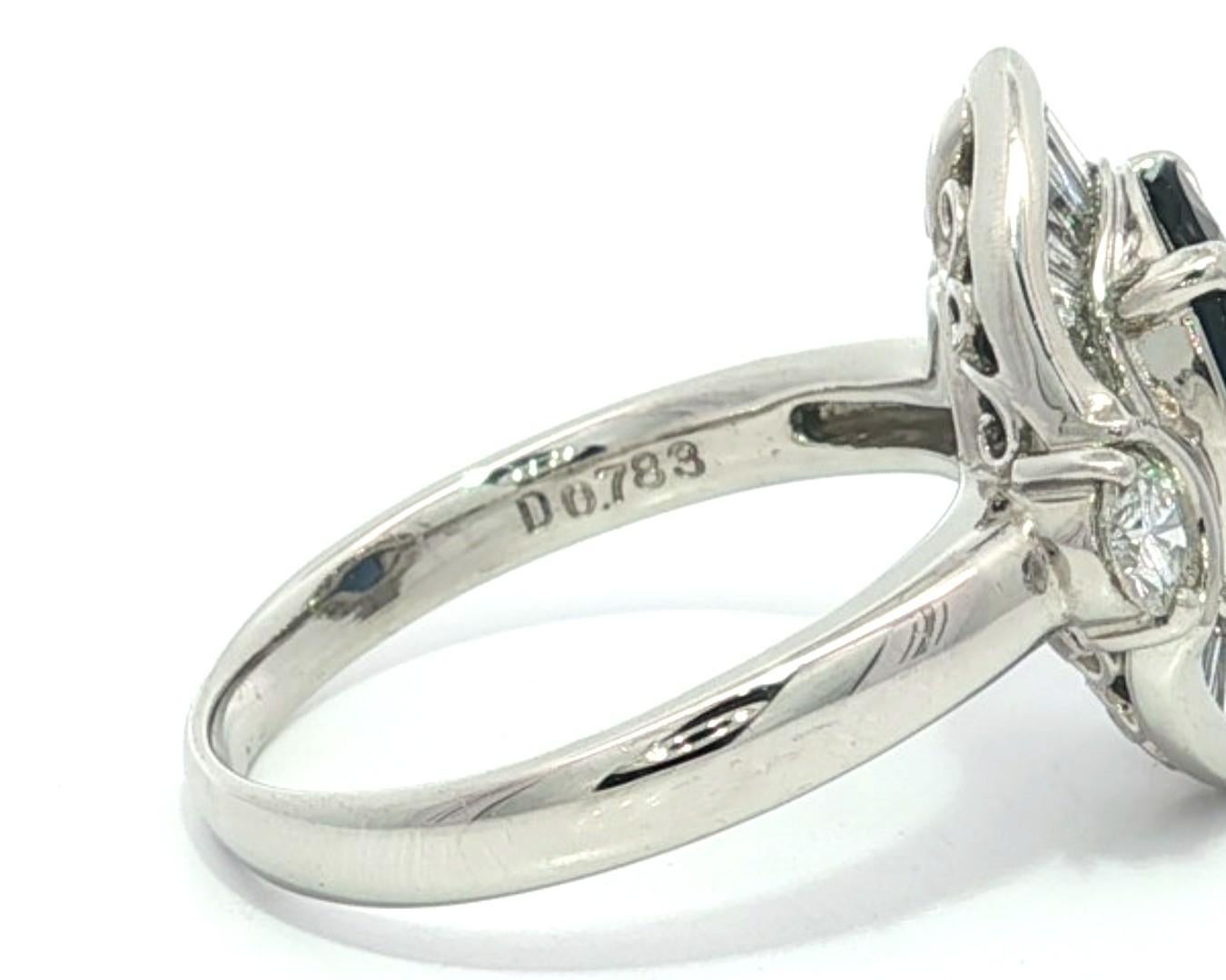 Anello in platino GIA con zaffiro ovale lungo blu reale e accenti di diamante da 4,05 ct. in vendita 8