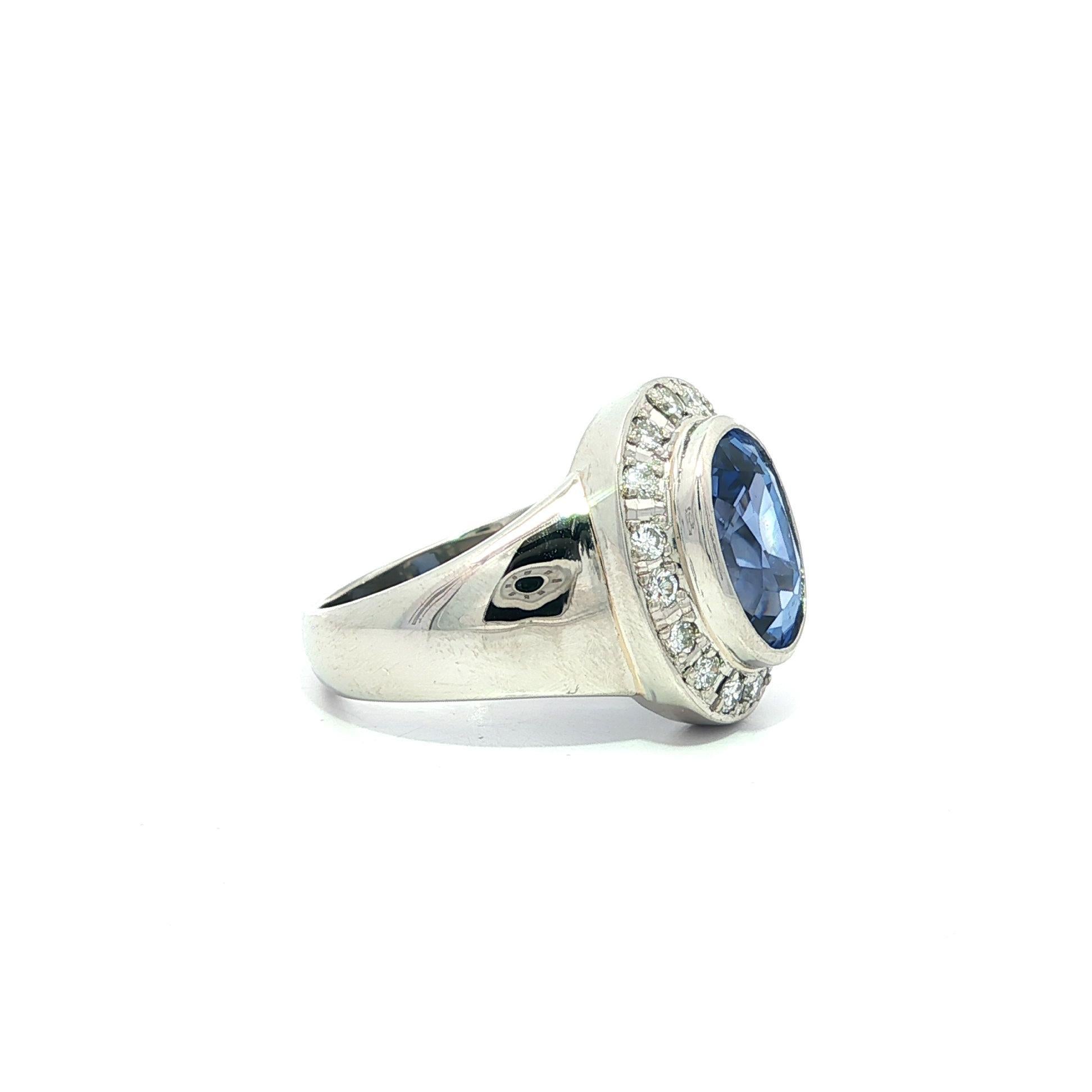 Platino GIA 4.15ctw Ceilán Sin Calor Bisel Zafiro Pave Diamante Halo Anillo Sólido en venta 2