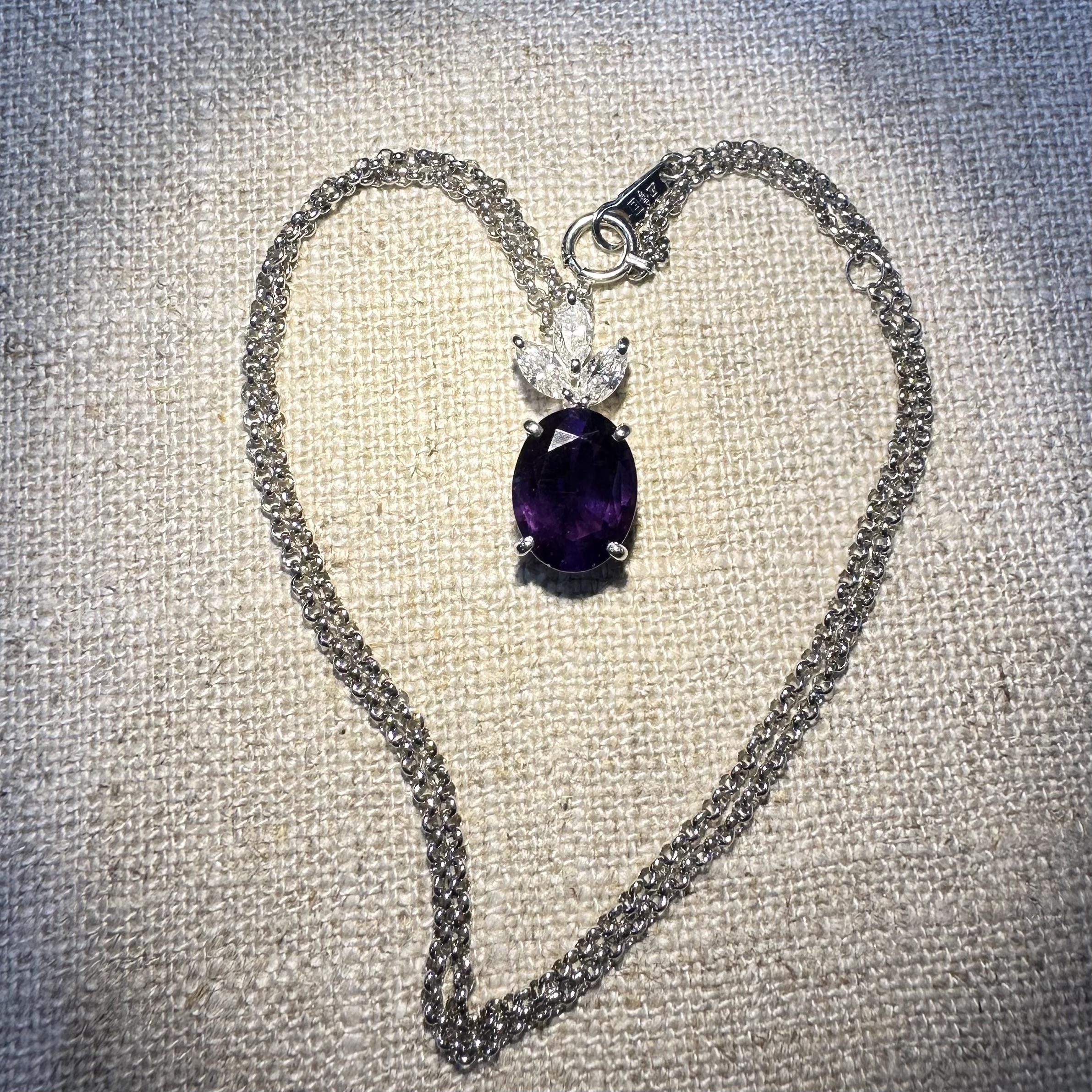 Platin GIA 4,43ct Blau Violett bis Lila No Heat Saphir & Diamant-Anhänger (Ovalschliff) im Angebot