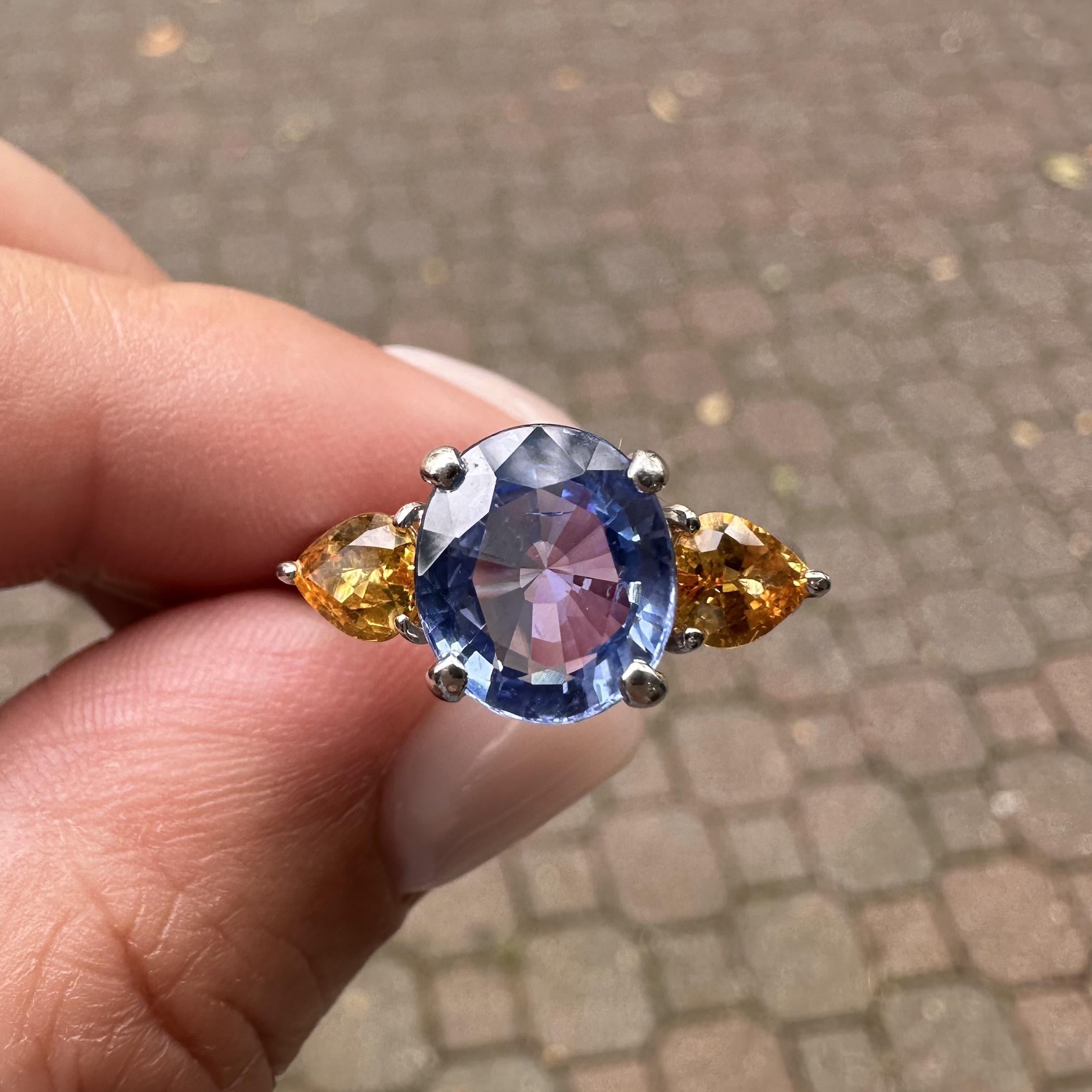 Platin GIA 4,64ctw Kornblumenblau Saphir Birne Gelb Saphir Seiten Ring im Angebot 6