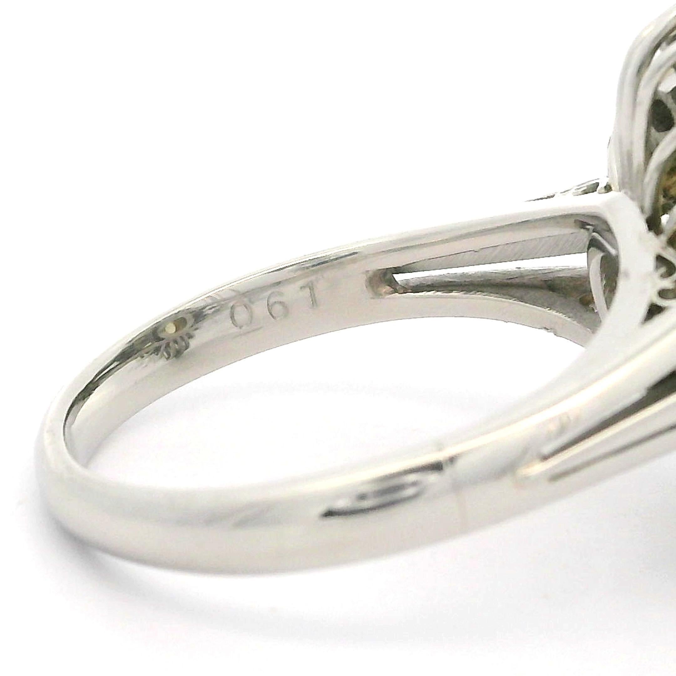 --Pierre(s) :...
(1) Saphir véritable naturel - taille ovale - serti - belle couleur jaune pure - pas de chaleur - Ceylan - 1 plume - propre par ailleurs - 4,13ct (exact - certifié)
**Voir les détails de la certification ci-dessous**
(24) Diamants