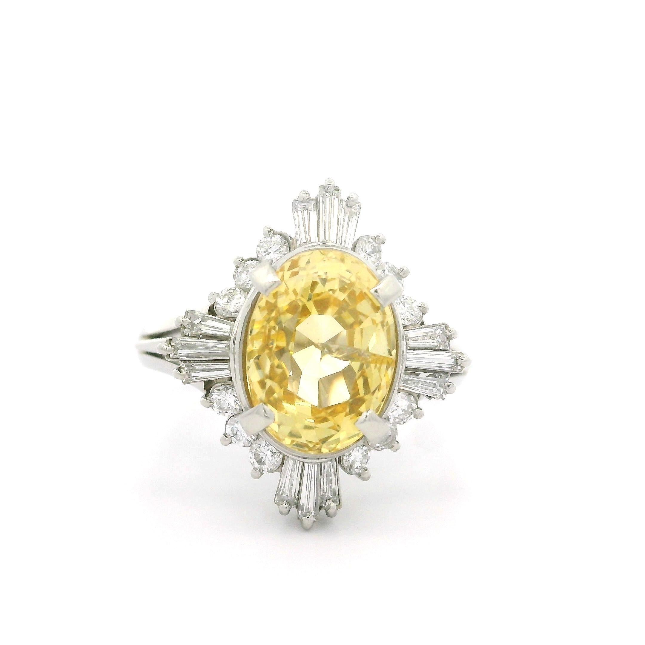 Bague ballerine en platine avec saphir jaune de Ceylan de 4,74 carats, certifié GIA, sans chaleur et diamants en vente 1