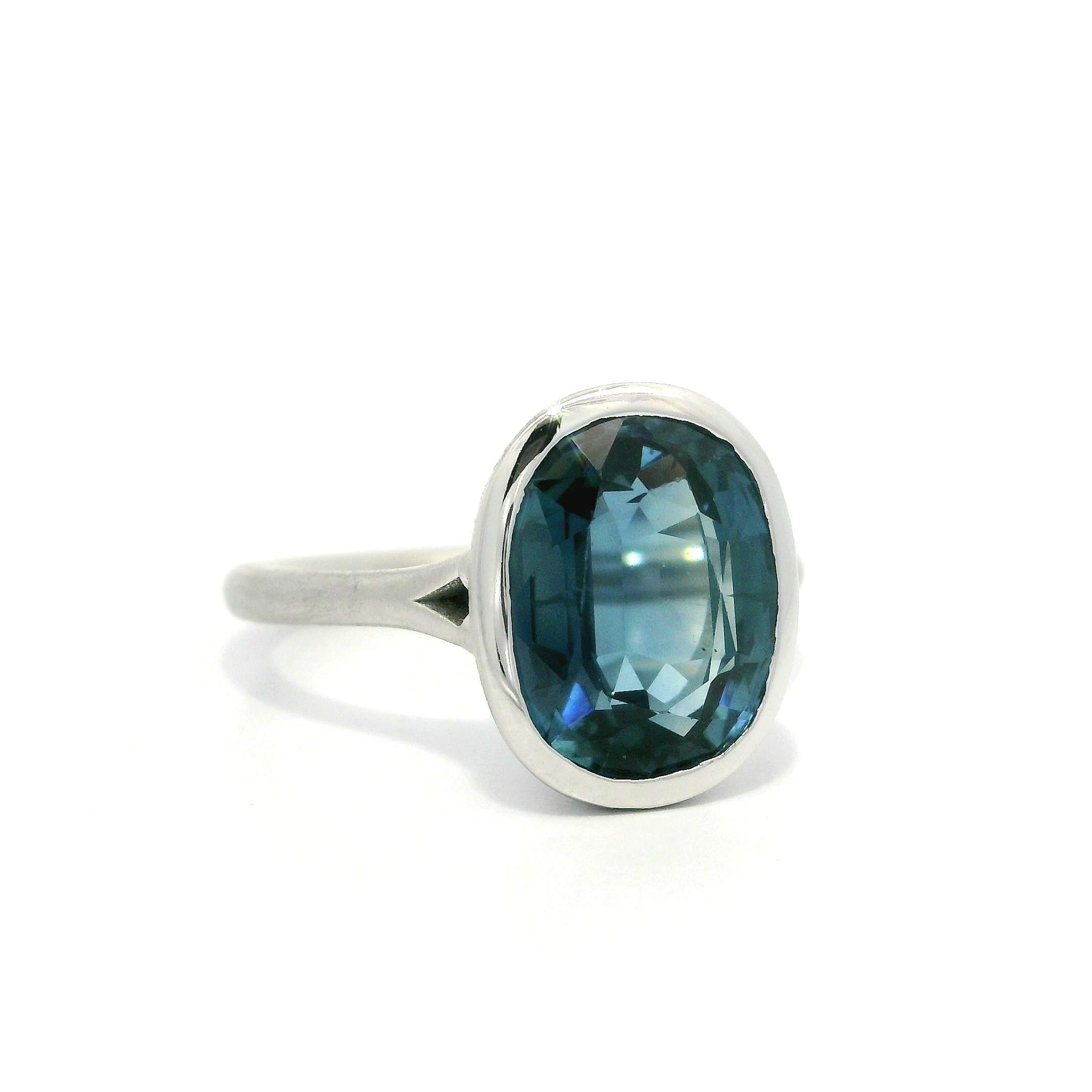 Platinum GIA 5.05ct Cushion Oval Bezel Sapphire Solitaire Low Brushed Ring in vendita 9