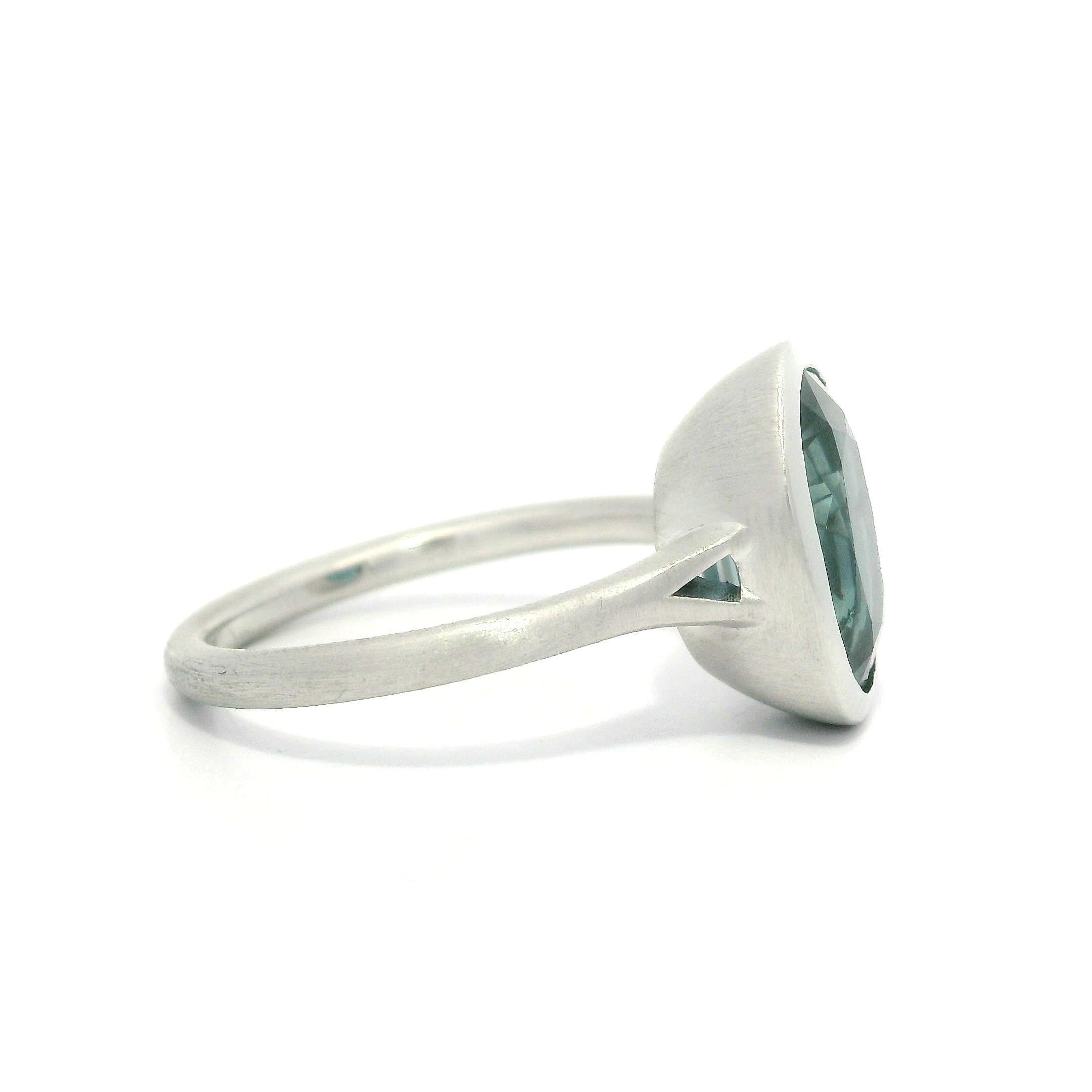 Platinum GIA 5.05ct Cushion Oval Bezel Sapphire Solitaire Low Brushed Ring in vendita 2