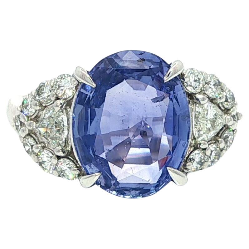 Platino GIA 5,11ctw Senza calore Zaffiro ovale di Ceylon con diamante trilione laterale Anello