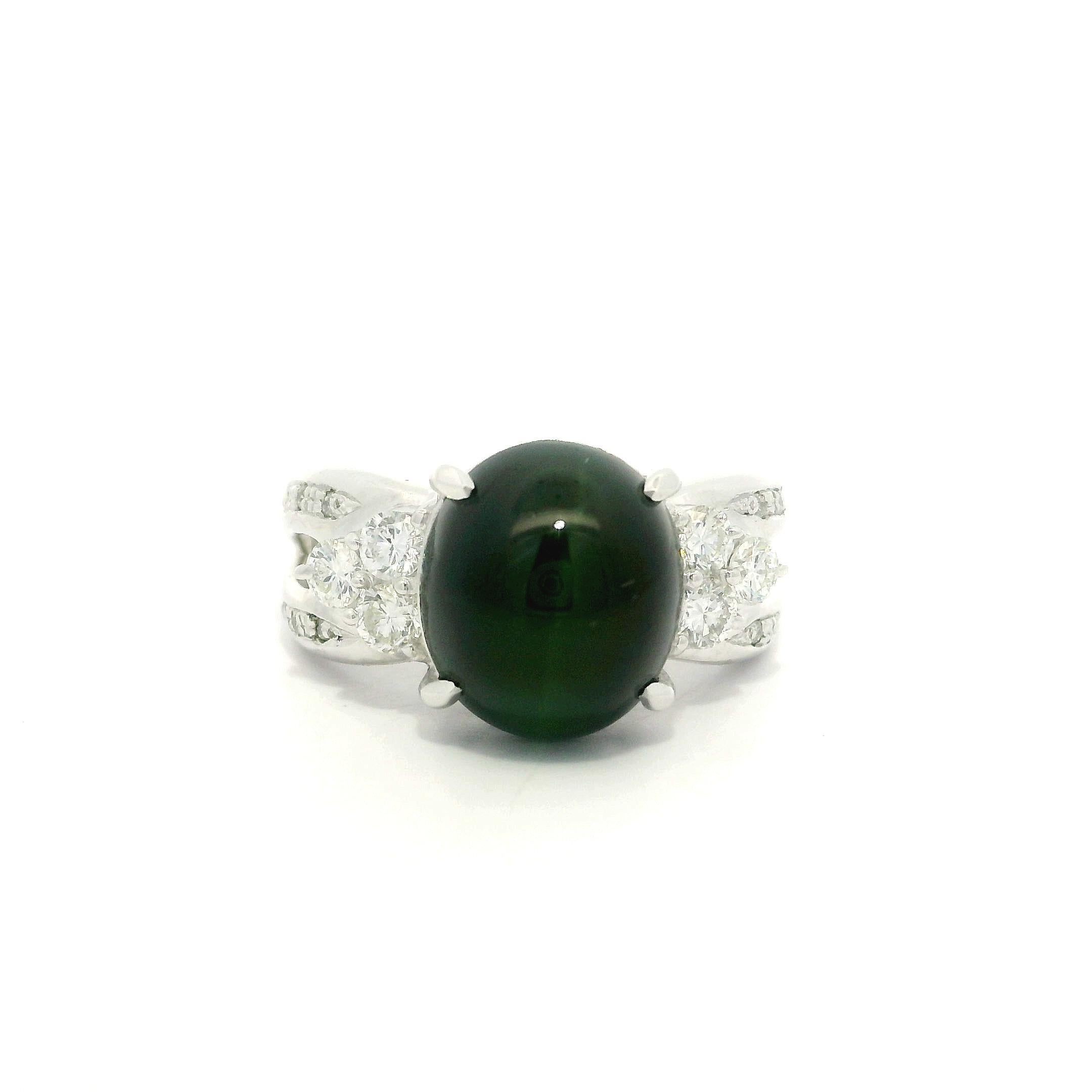 Anillo de Platino GIA 5,5ctw VIVID Ojo de Gato Turmalina Verde Profunda c/ Laterales de Diamante