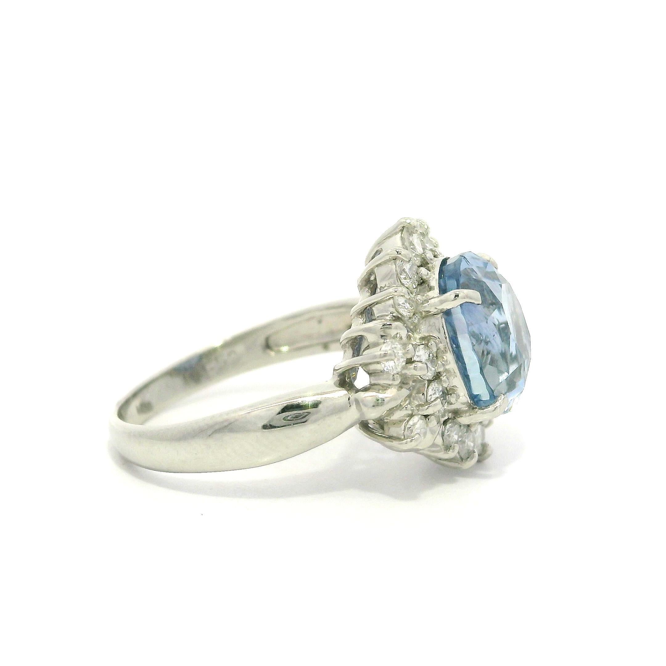 Platino GIA 5,74ctw Senza Calore Zaffiro Blu Periwinkle Ceylon Anello con diamante aureolato in vendita 6