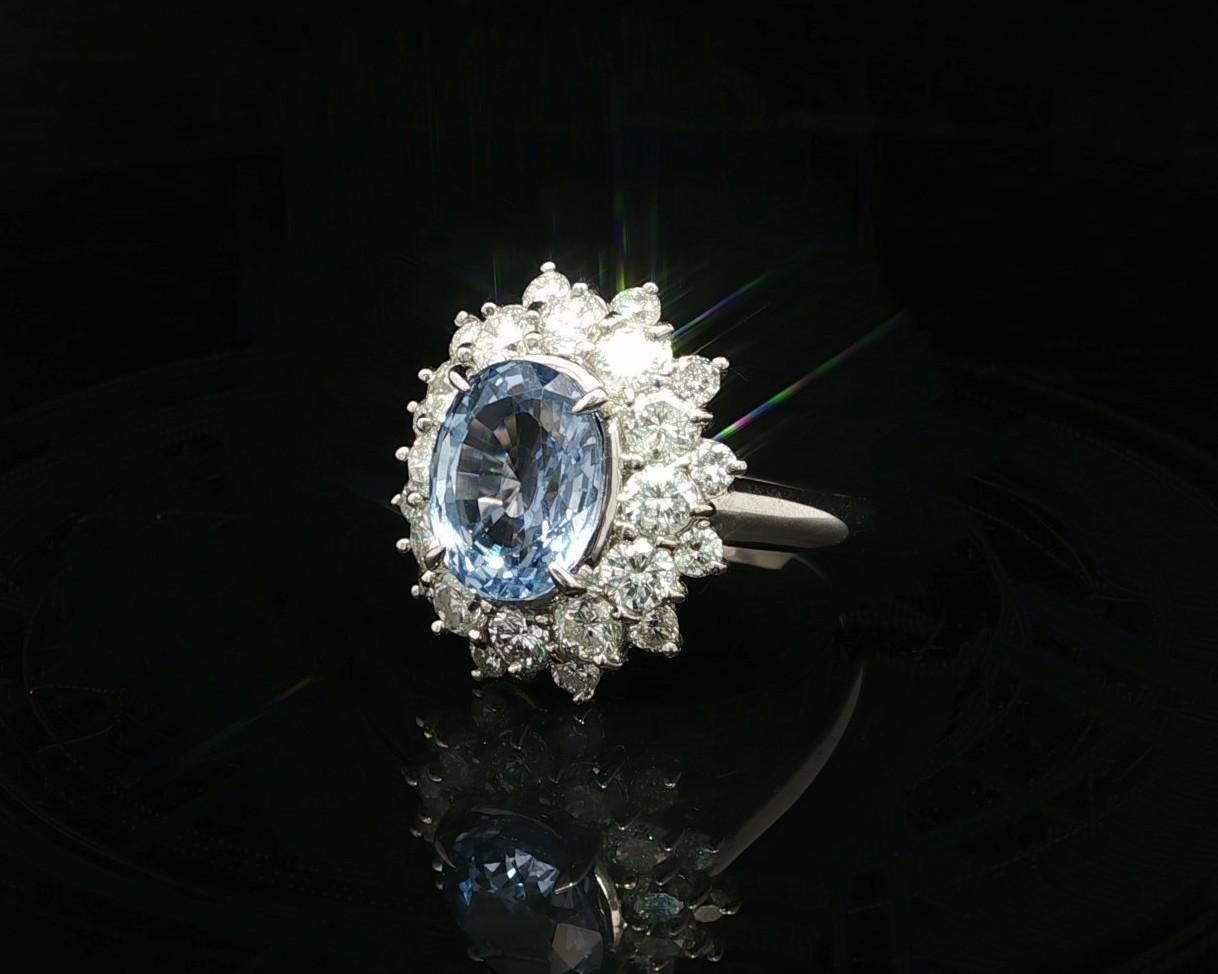 Platino GIA 5,98ct Fiordaliso Senza calore Zaffiro di Ceylon Anello con doppio fiore a raggiera in vendita 6