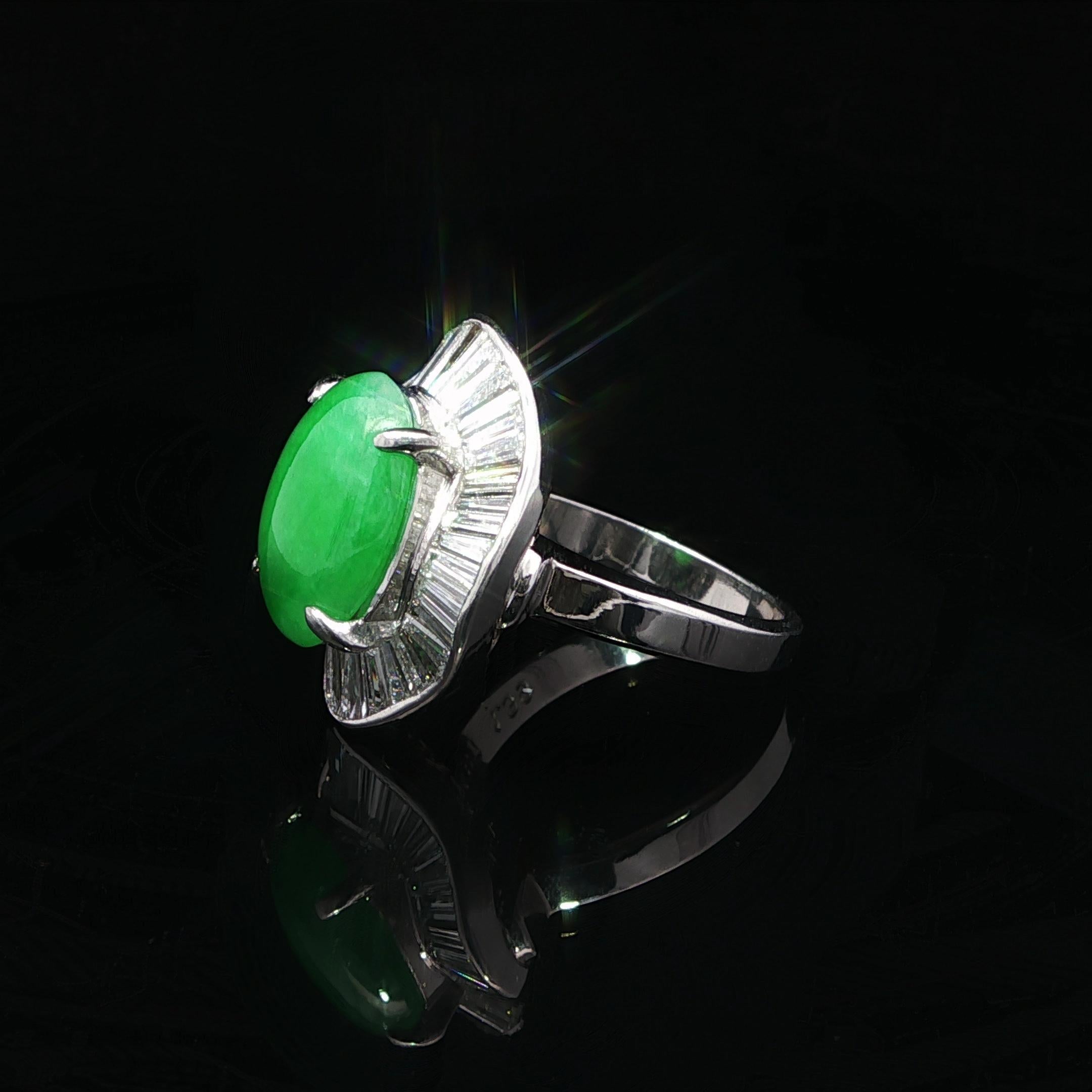 Platino GIA 6,26ctw Burma Apple Green A Giada con diamante Anello Ballerina Ondulato in vendita 8
