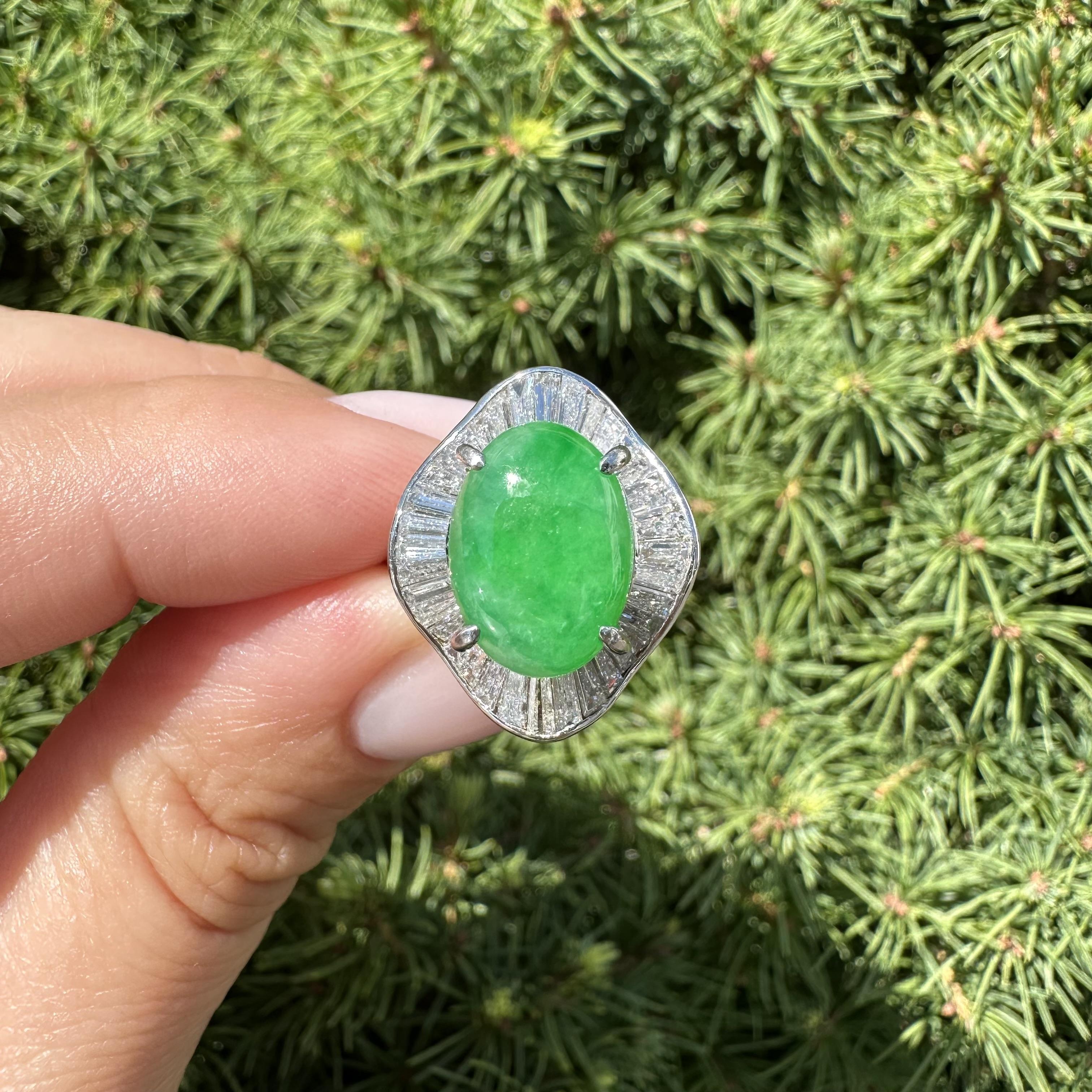 Platino GIA 6,26ctw Burma Apple Green A Giada con diamante Anello Ballerina Ondulato in vendita 12