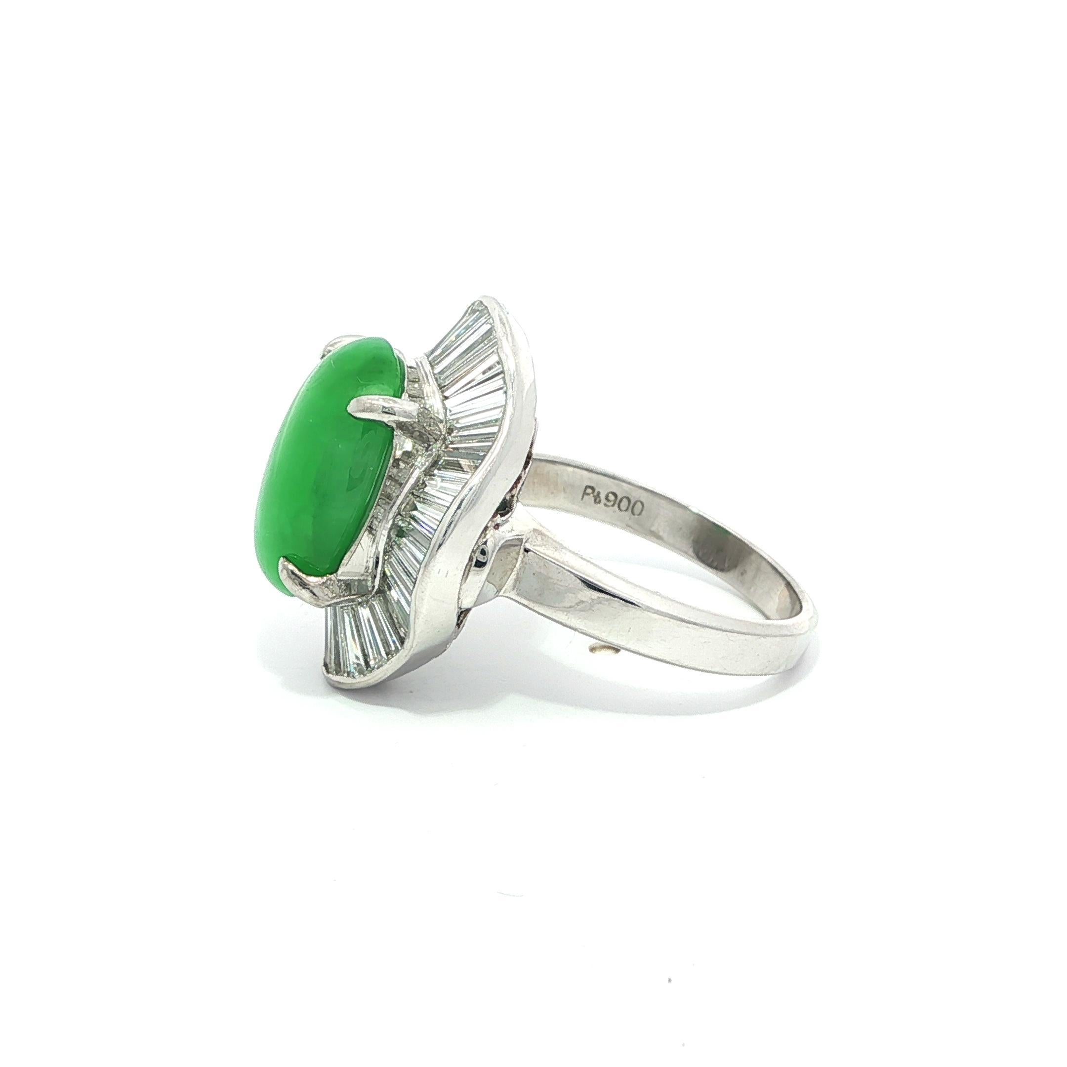 Donna Platino GIA 6,26ctw Burma Apple Green A Giada con diamante Anello Ballerina Ondulato in vendita
