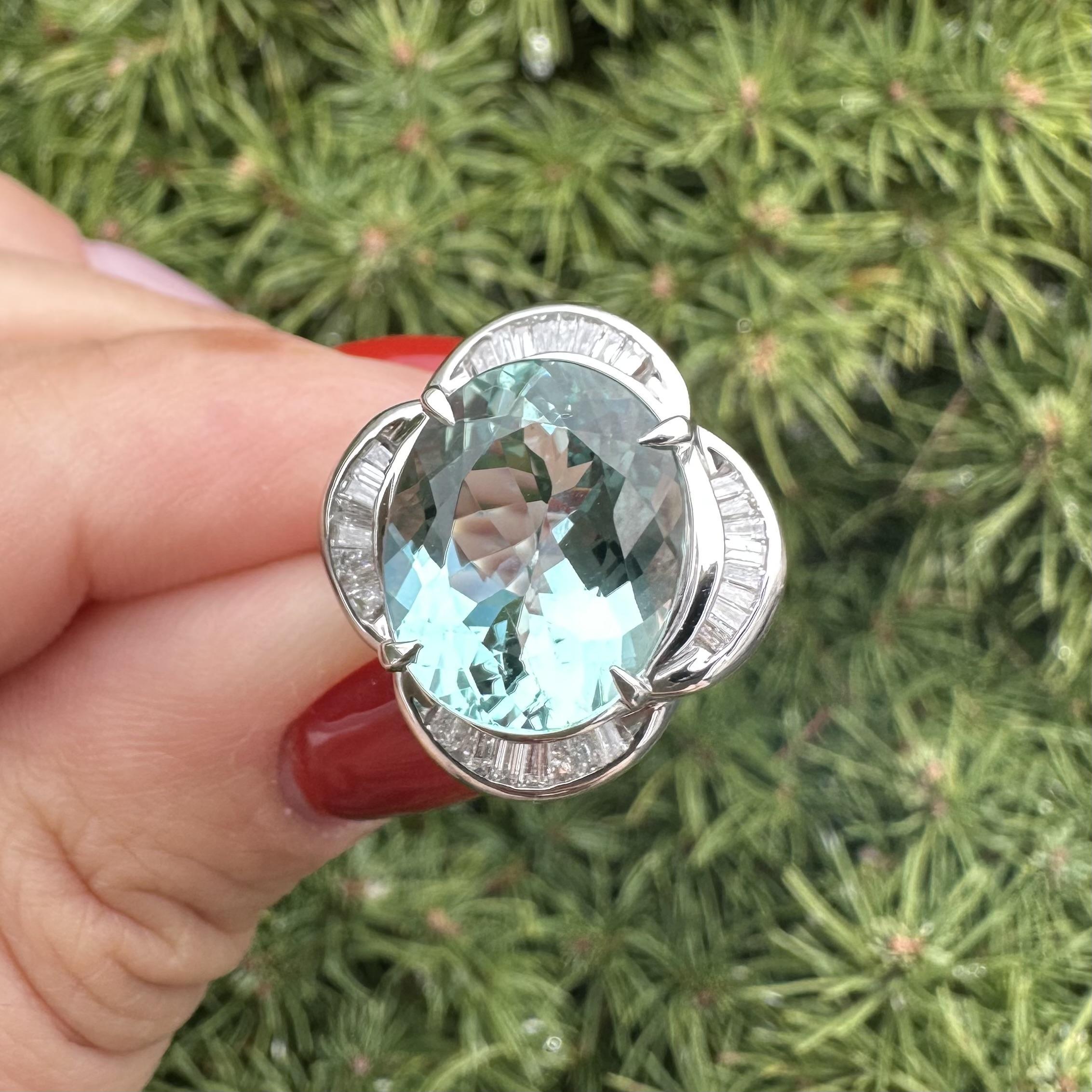 De las mujeres Platino GIA 6.52ctw Oval Aguamarina Azul Verdoso Baguette Anillo Flor Diamante en venta