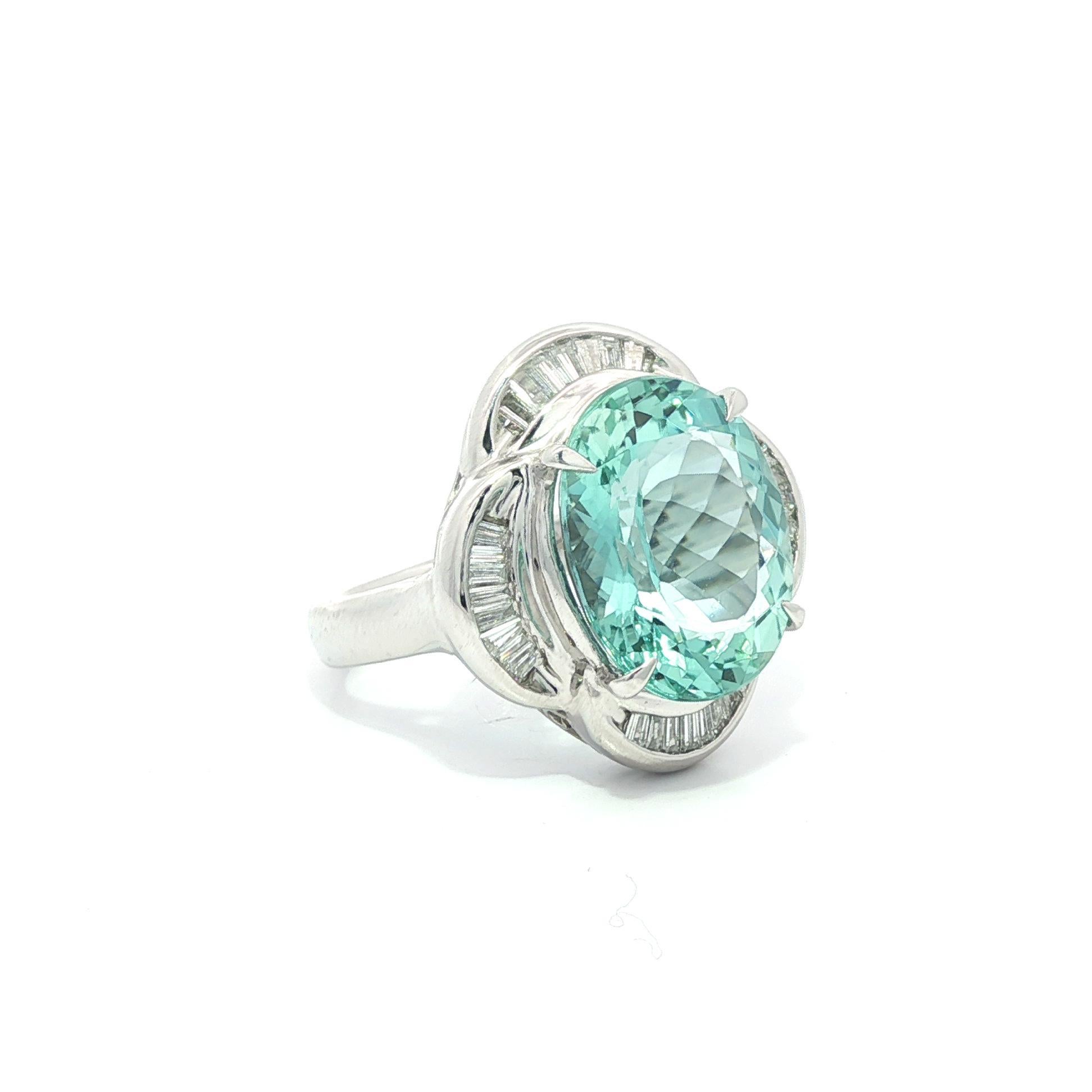 Platino GIA 6.52ctw Oval Aguamarina Azul Verdoso Baguette Anillo Flor Diamante en venta 2