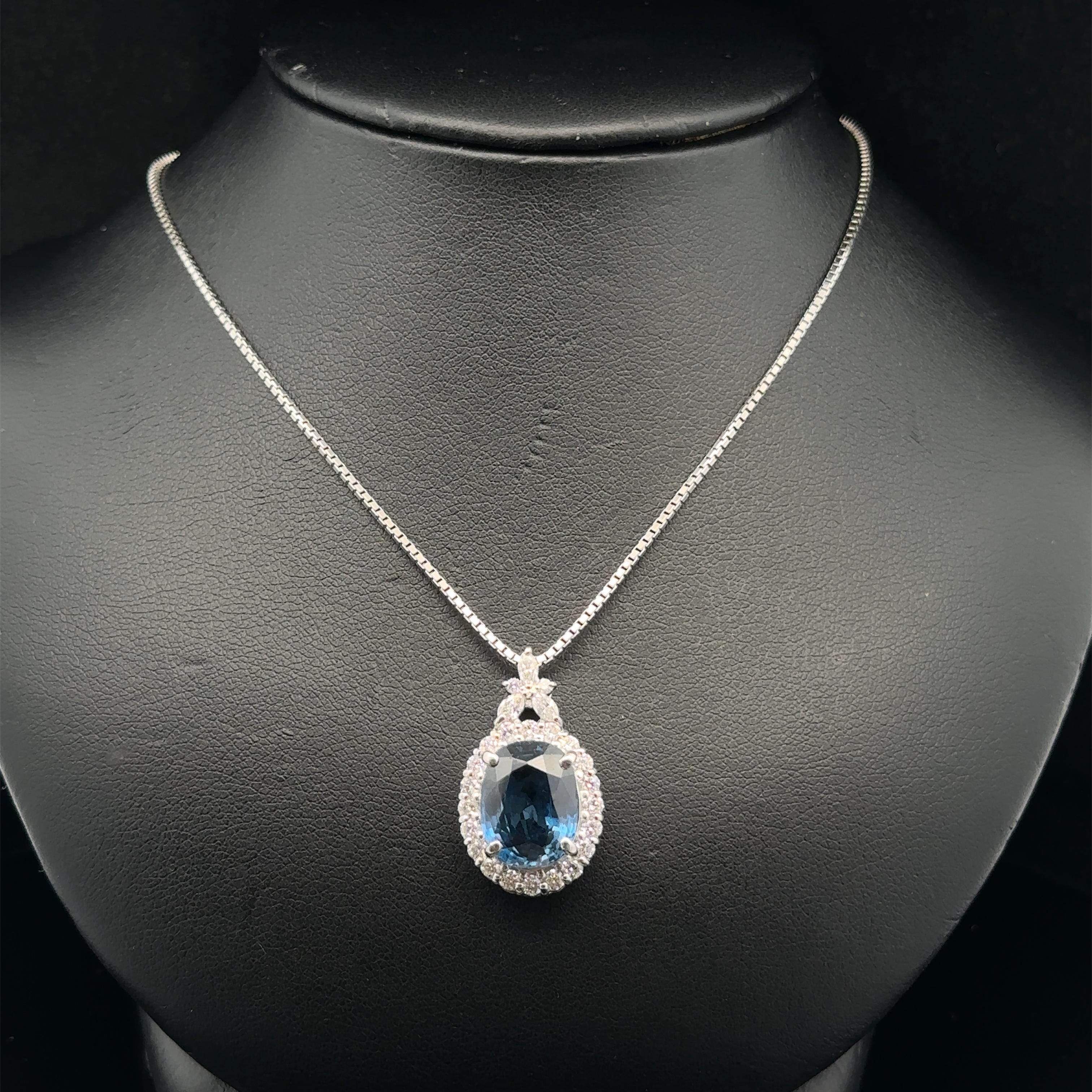 Collier en platine GIA 6.83ctw No Heat Deep Blue Sapphire & Diamond Pendant Chain Necklace en vente 2