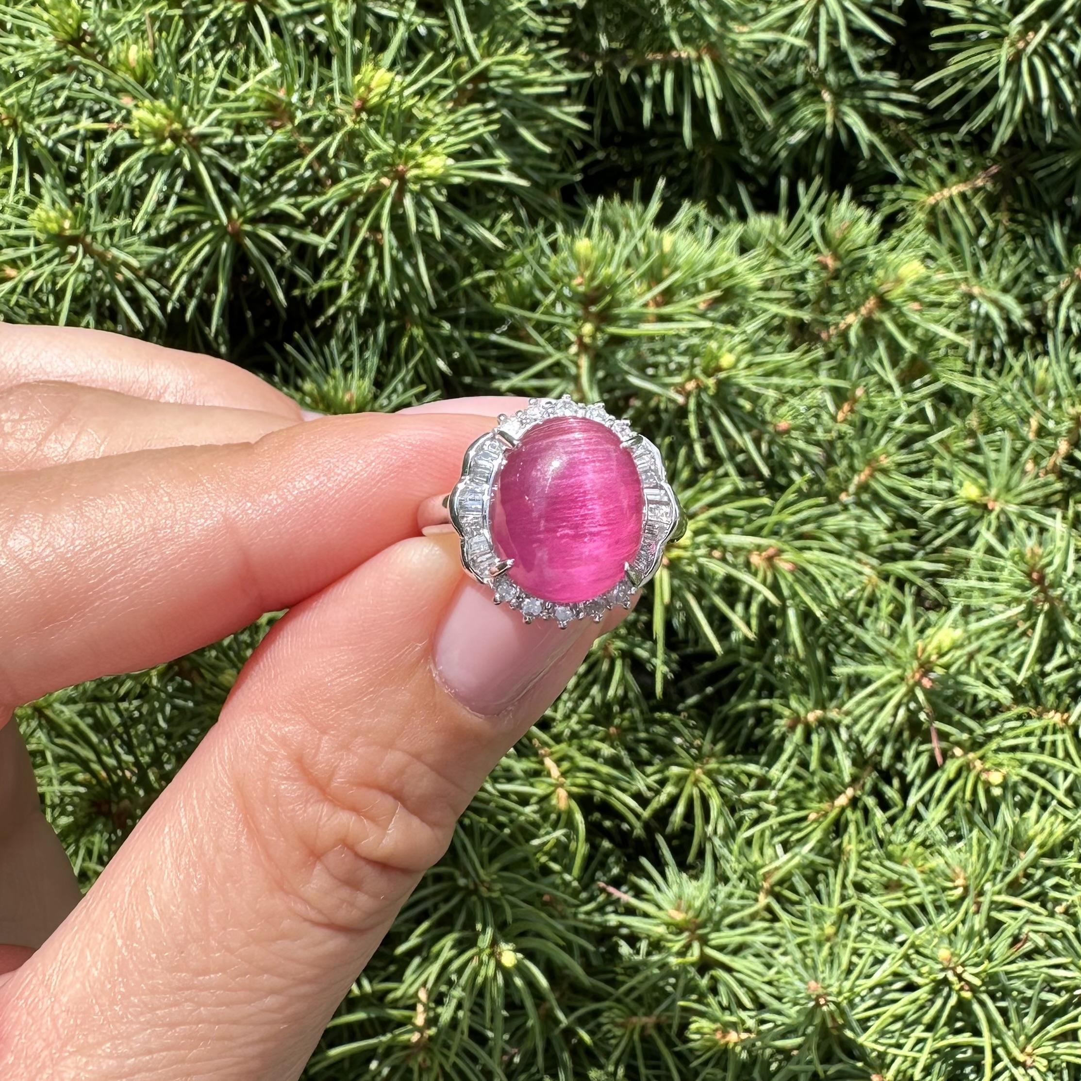 Platino GIA 7,32ct occhio di gatto rosso porpora tormalina rubellite diamante anello aureola in vendita 6