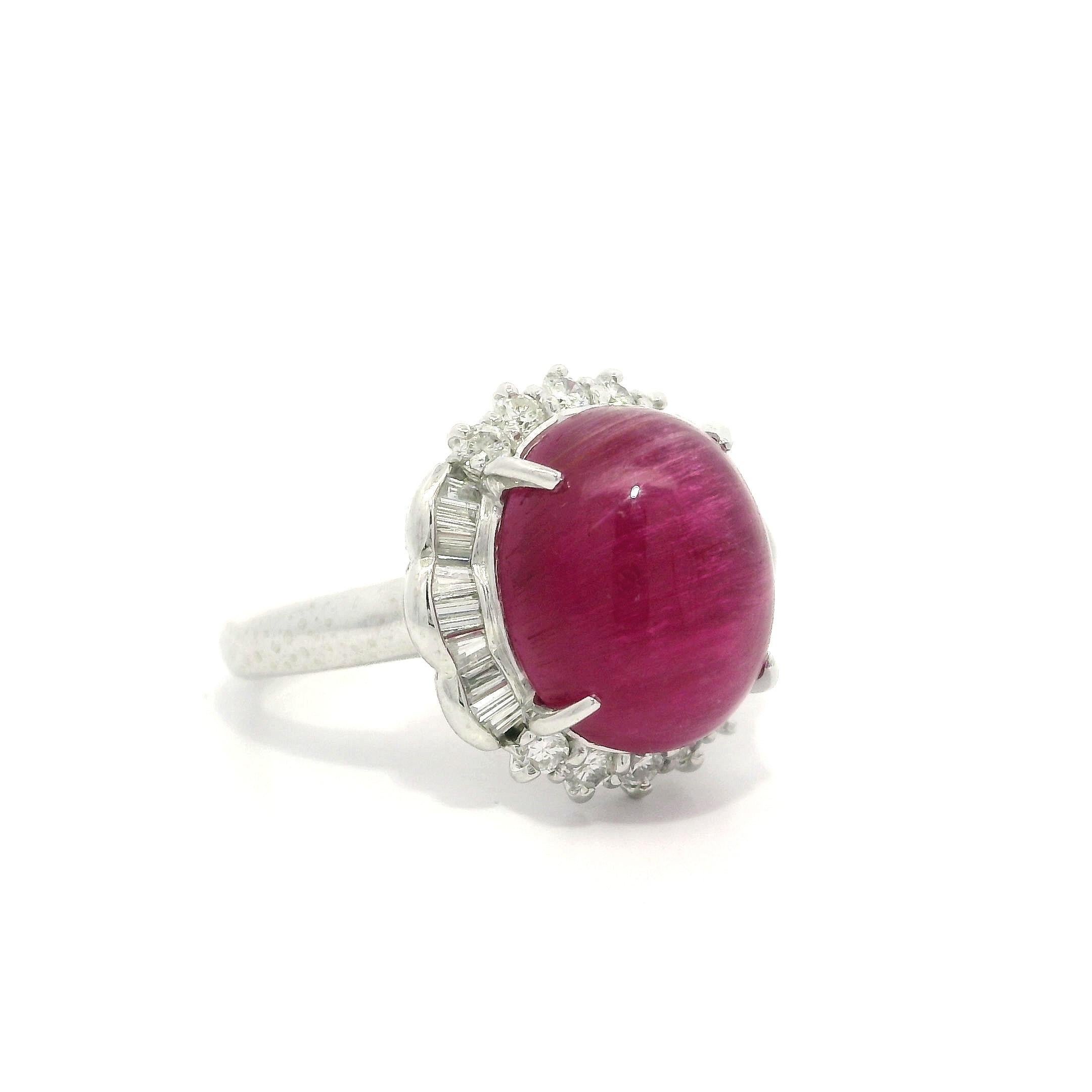 Platino GIA 7,32ct occhio di gatto rosso porpora tormalina rubellite diamante anello aureola in vendita 3