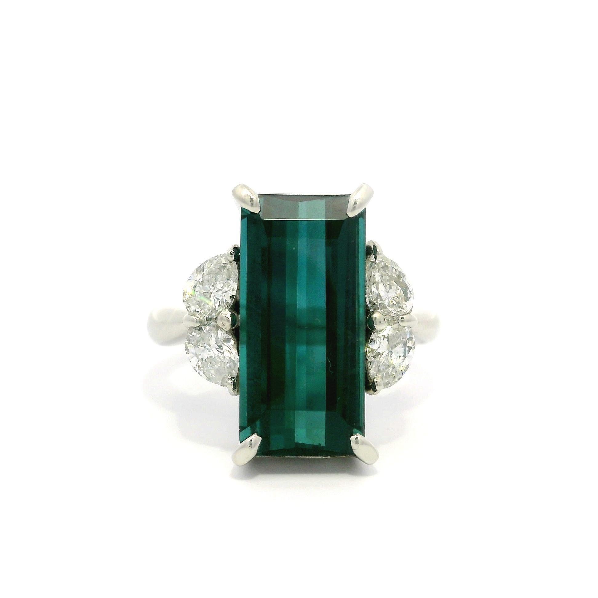 Bague longue tourmaline bleue indicolite taille émeraude de 7,57 carats certifiée GIA en vente 5