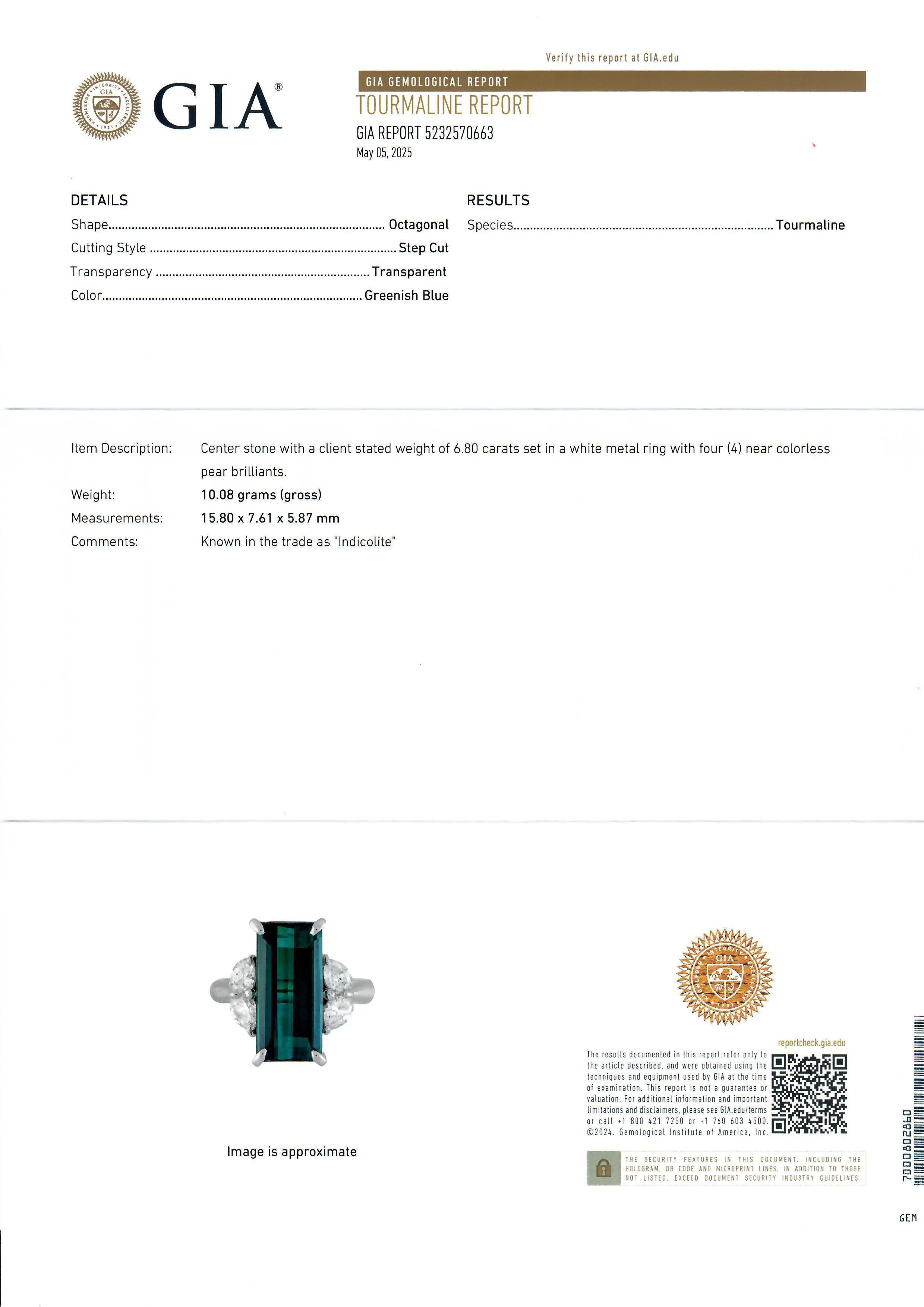 Bague longue tourmaline bleue indicolite taille émeraude de 7,57 carats certifiée GIA Excellent état - En vente à Montclair, NJ