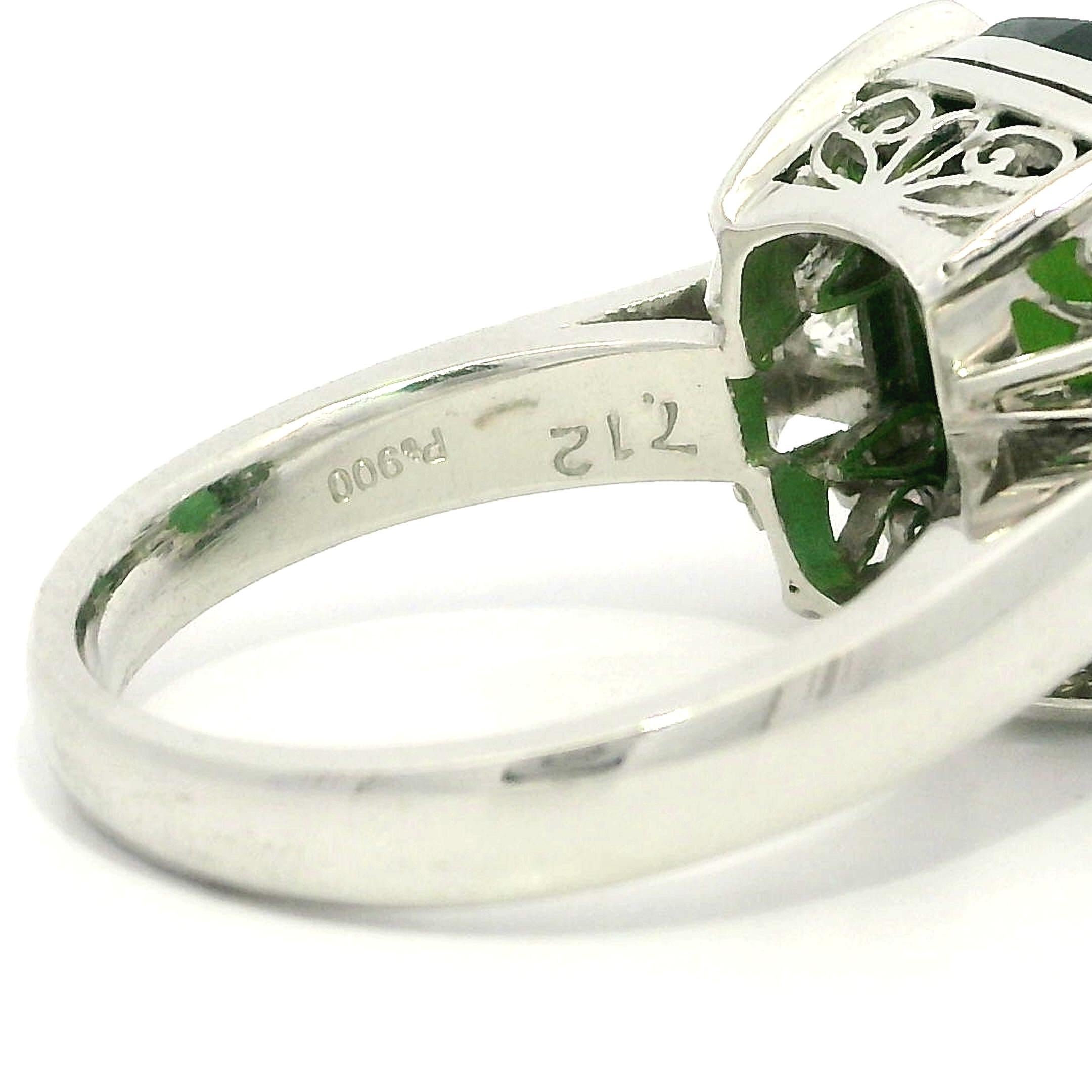 --Piedra(s):--
(1) Turmalina natural auténtica - talla cojín - engastada - color verde vivo limpio - 7,12 ct (exacto)
** Ver detalles de certificación a continuación para obtener información completa **
(6) Diamantes auténticos naturales - 2