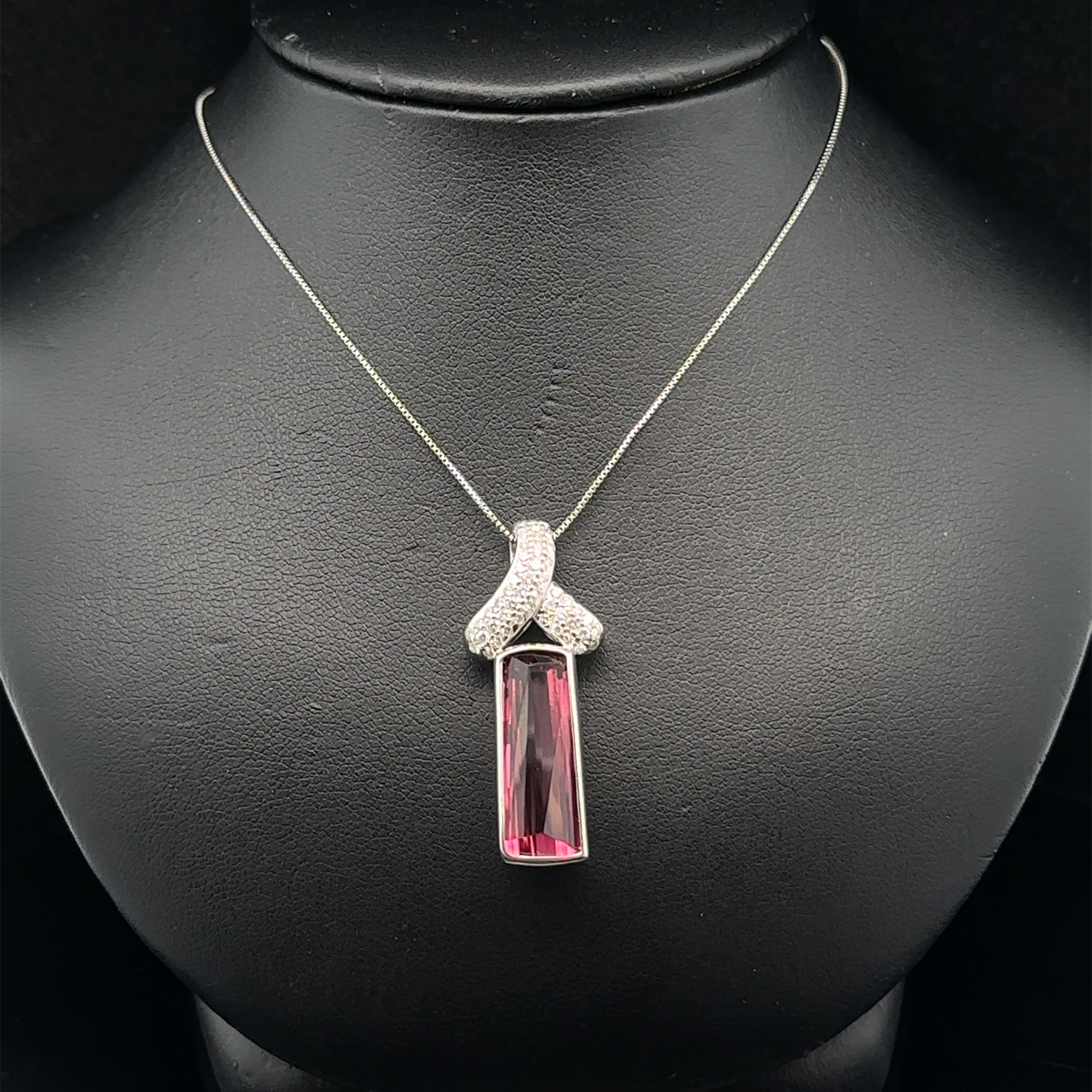 Pendentif en platine GIA 7.82ct Tourmaline rose et diamant avec chaton Chaîne ajustable en vente 5