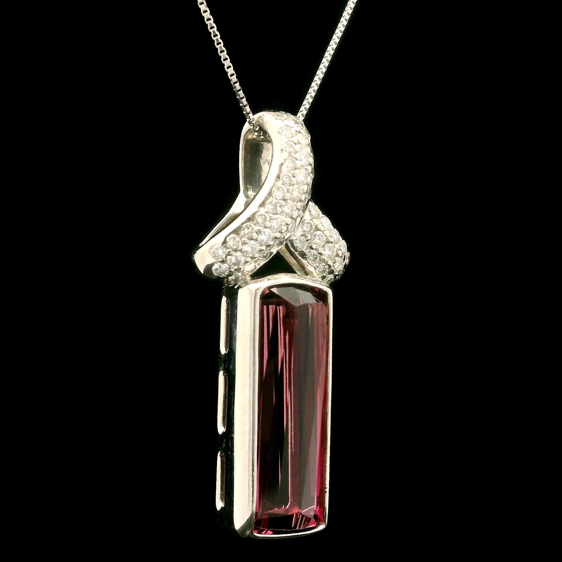 Pendentif en platine GIA 7.82ct Tourmaline rose et diamant avec chaton Chaîne ajustable en vente 2