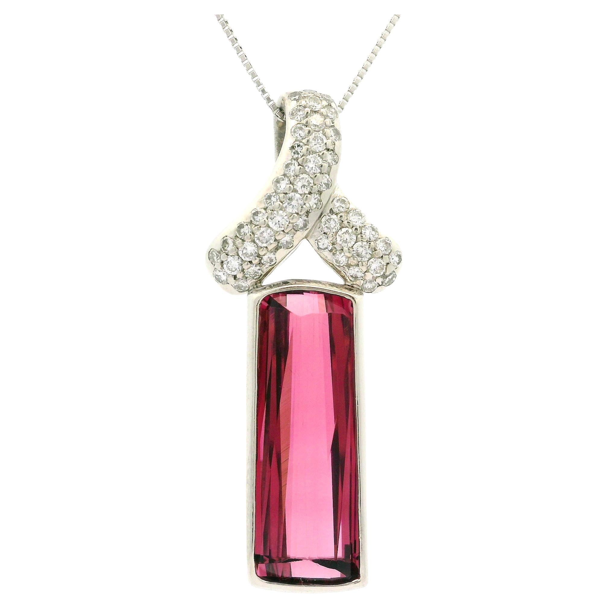 Pendentif en platine GIA 7.82ct Tourmaline rose et diamant avec chaton Chaîne ajustable en vente
