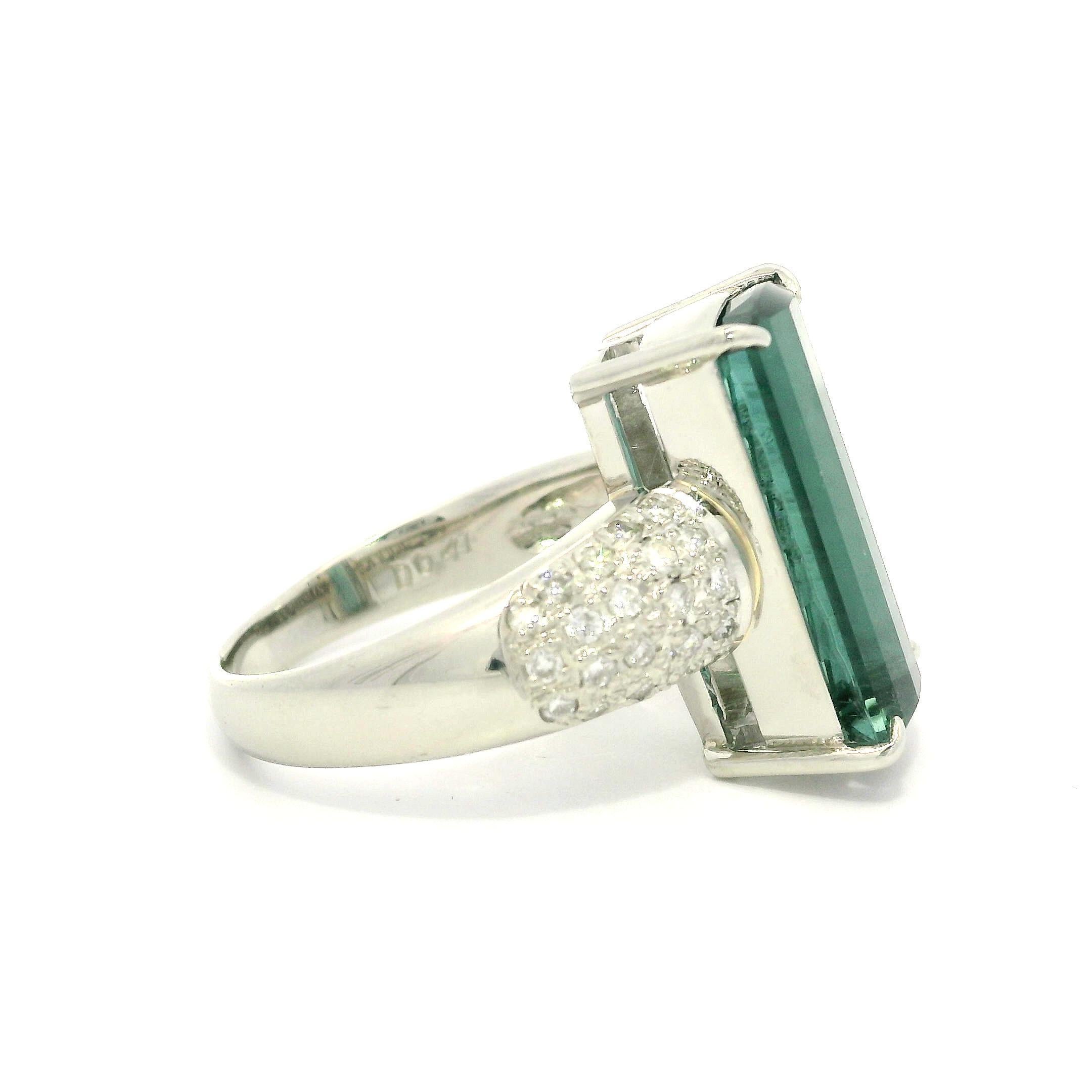 Platino GIA 7,87ctw Taglio Fantasia Tormalina Blu Verde Pave Diamante Lato Anello In condizioni ottime in vendita a Montclair, NJ
